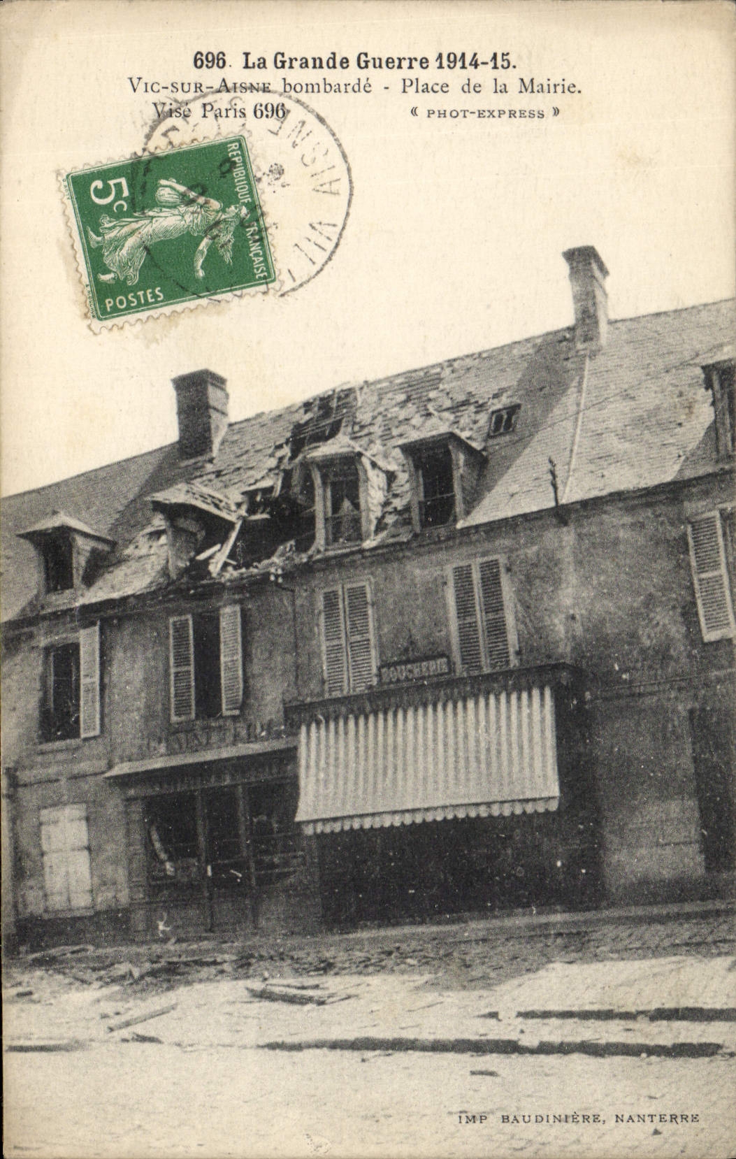 CPA Militaria La grande guerre 1914 15 Vic sur Aisne bombarde place de la Mairie Boucherie