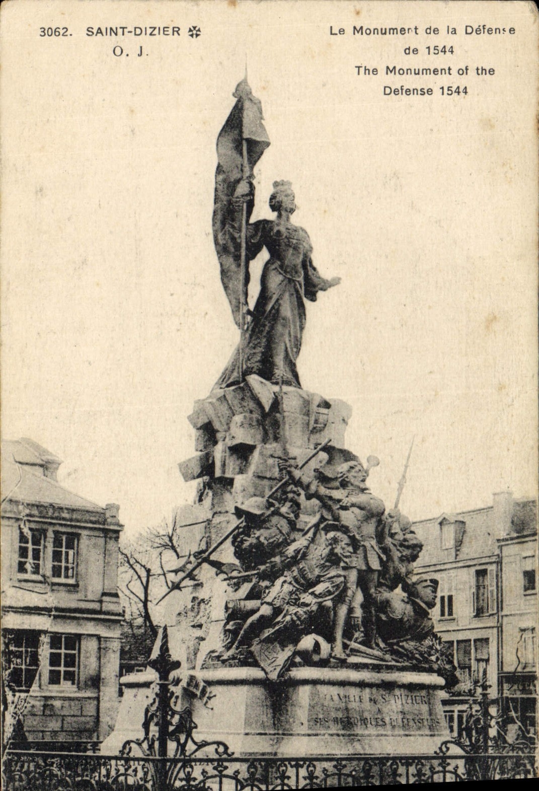 CPA Militaria Saint Dizier le monument de la Defence de 1544 