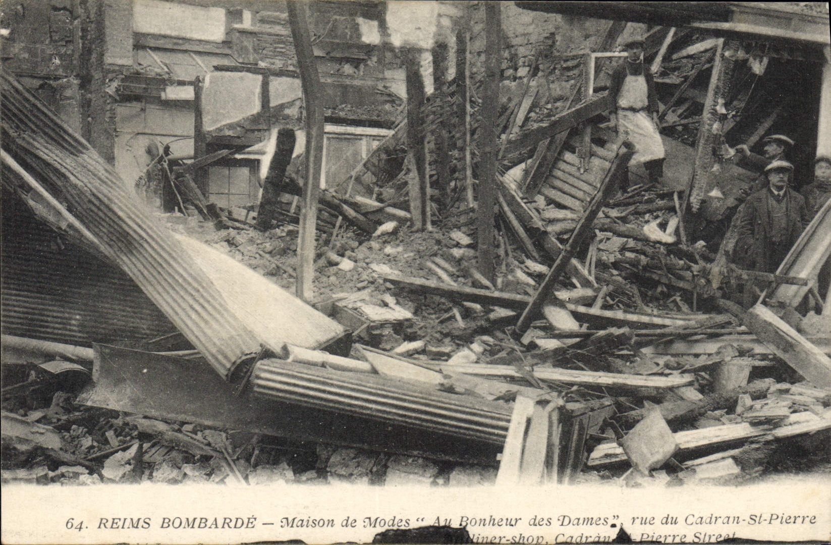 CPA Militaria Reims bombarde maison de Modes Au Bonheur des Dames rue du Cardran St Pierre 