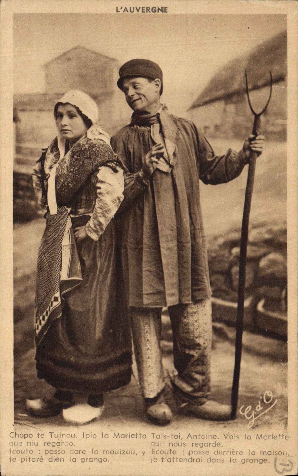 CPA Folklore L'Auvergne 