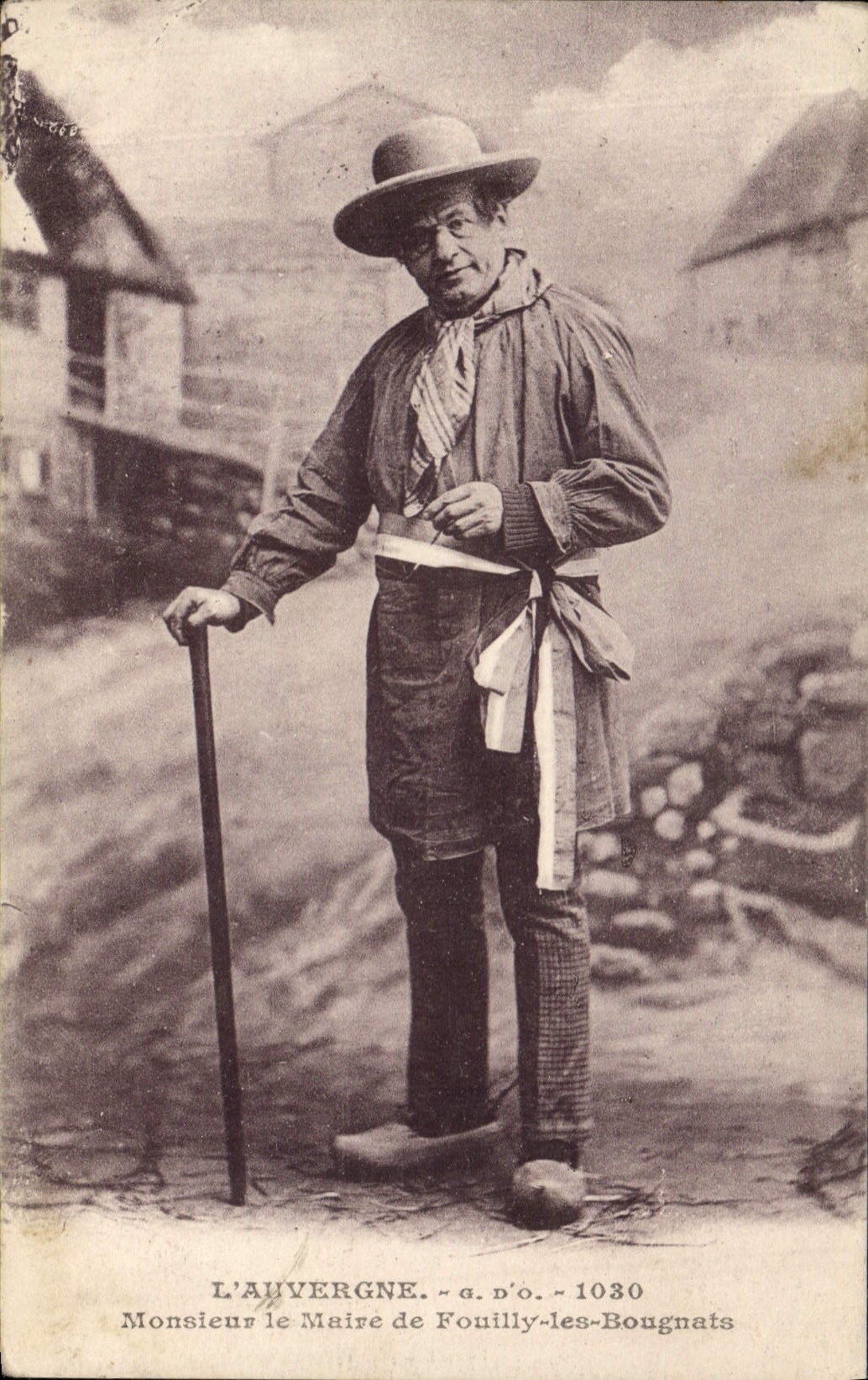 CPA Folklore L'Auvergne monsieur le maire de fouilly les Bougnats