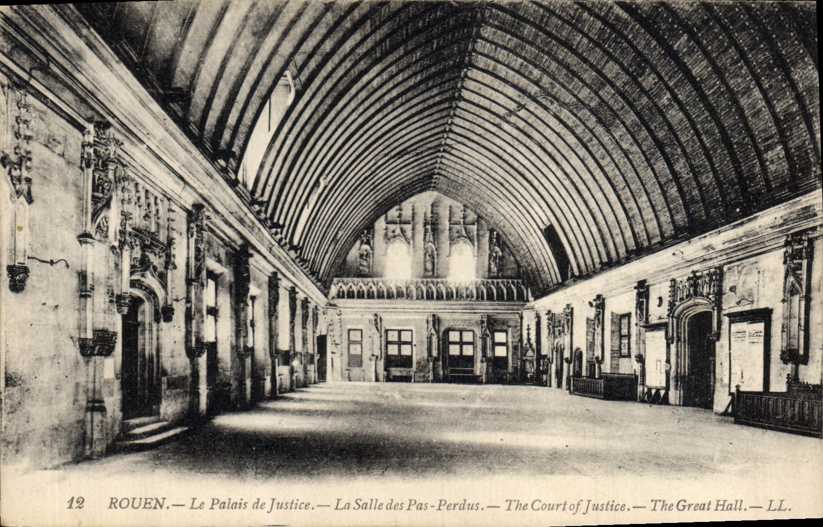 CPA Rouen le Palais de justice la salle des Pas Perdus 