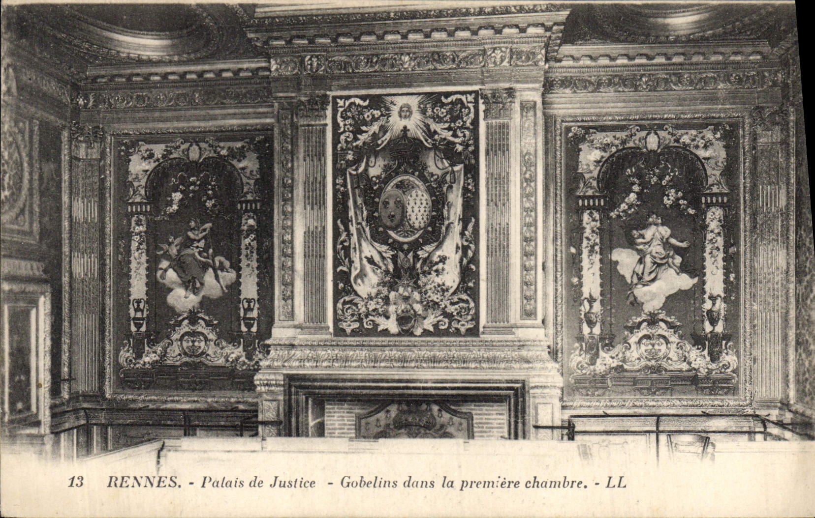 CPA Rennes Palais de justice Gobelins dans la premiere chambre