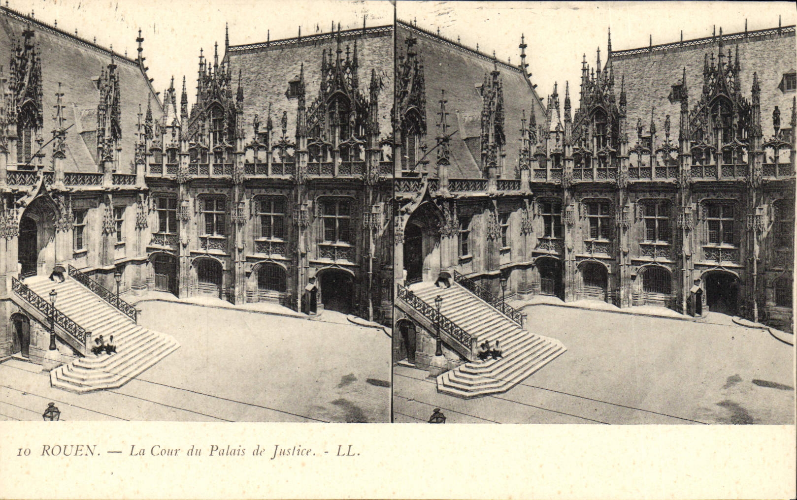 CPA Rouen la cour du Palais de Justice 