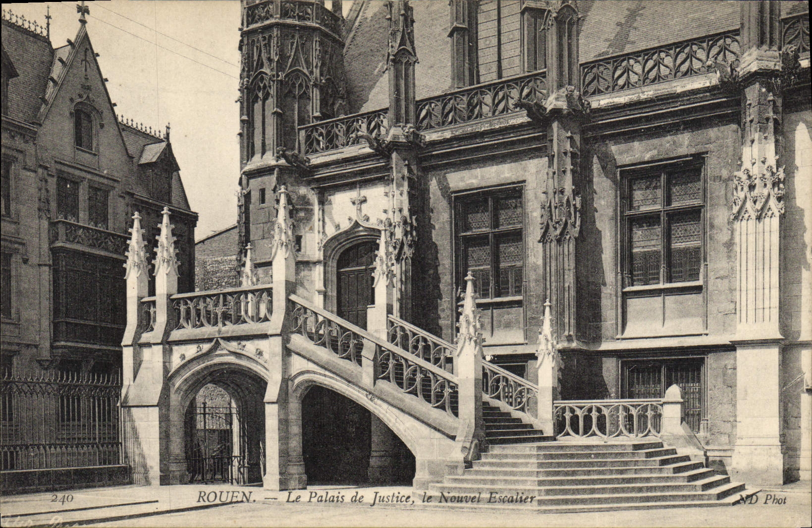 CPA Rouen Palais de Justice le nouvel escalier