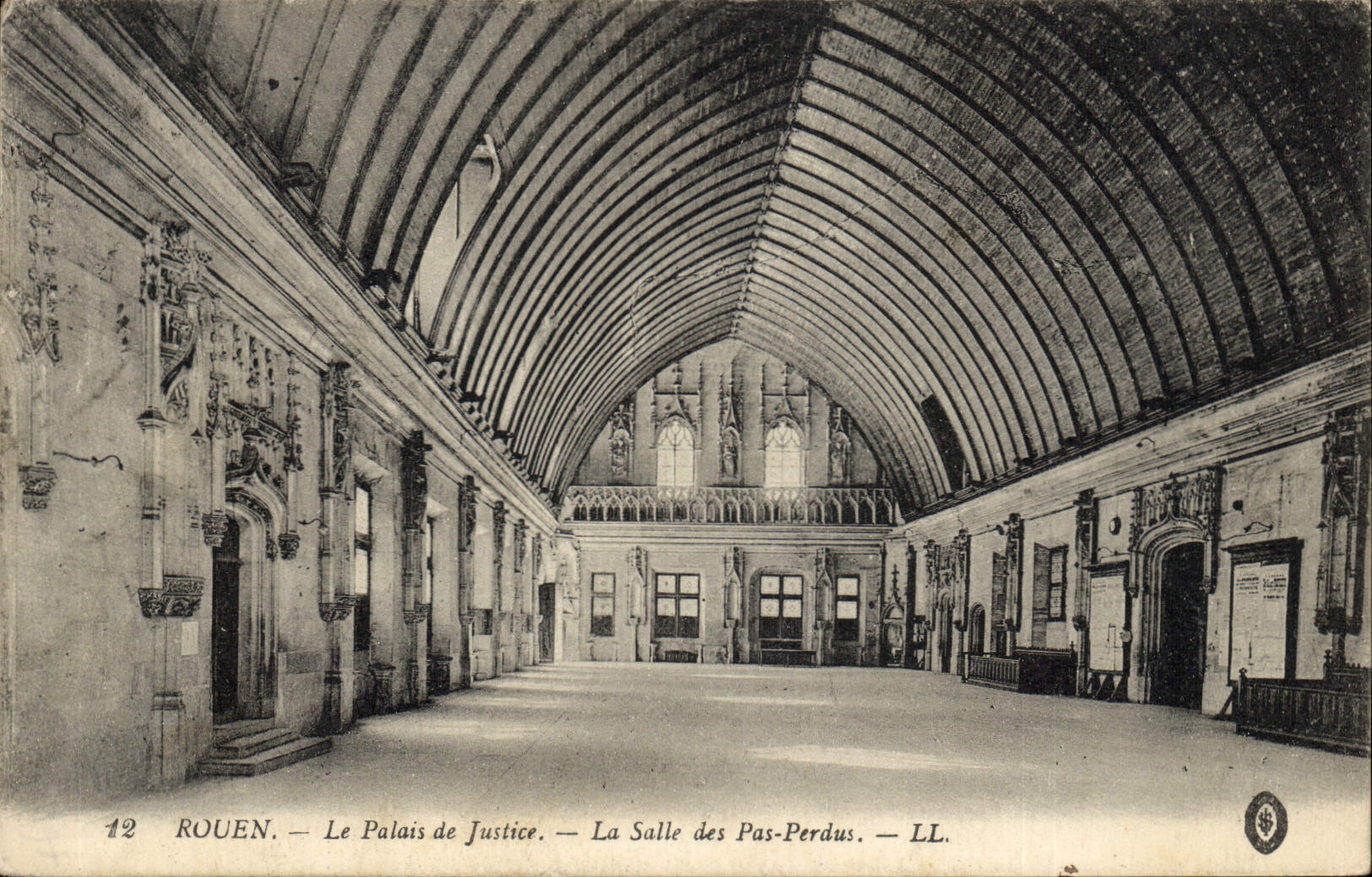 CPA Rouen Palais de Justice la salle des Pas Perdus 