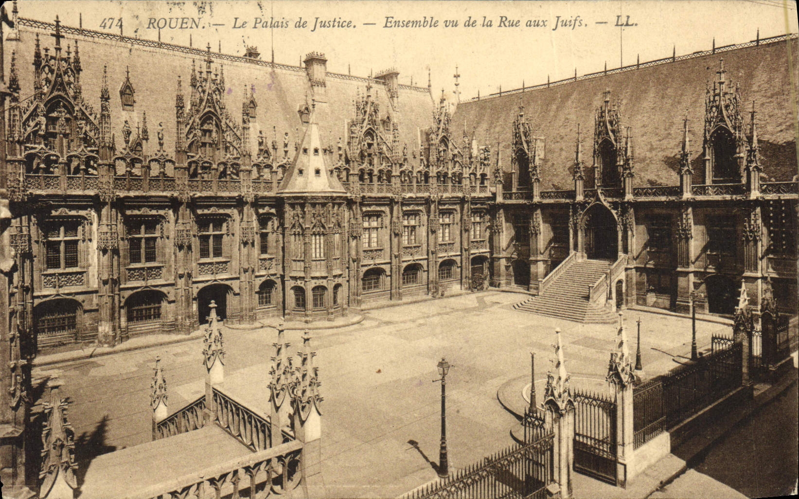 CPA Rouen Palais de Justice ensemble vu de la rue aux Juifs