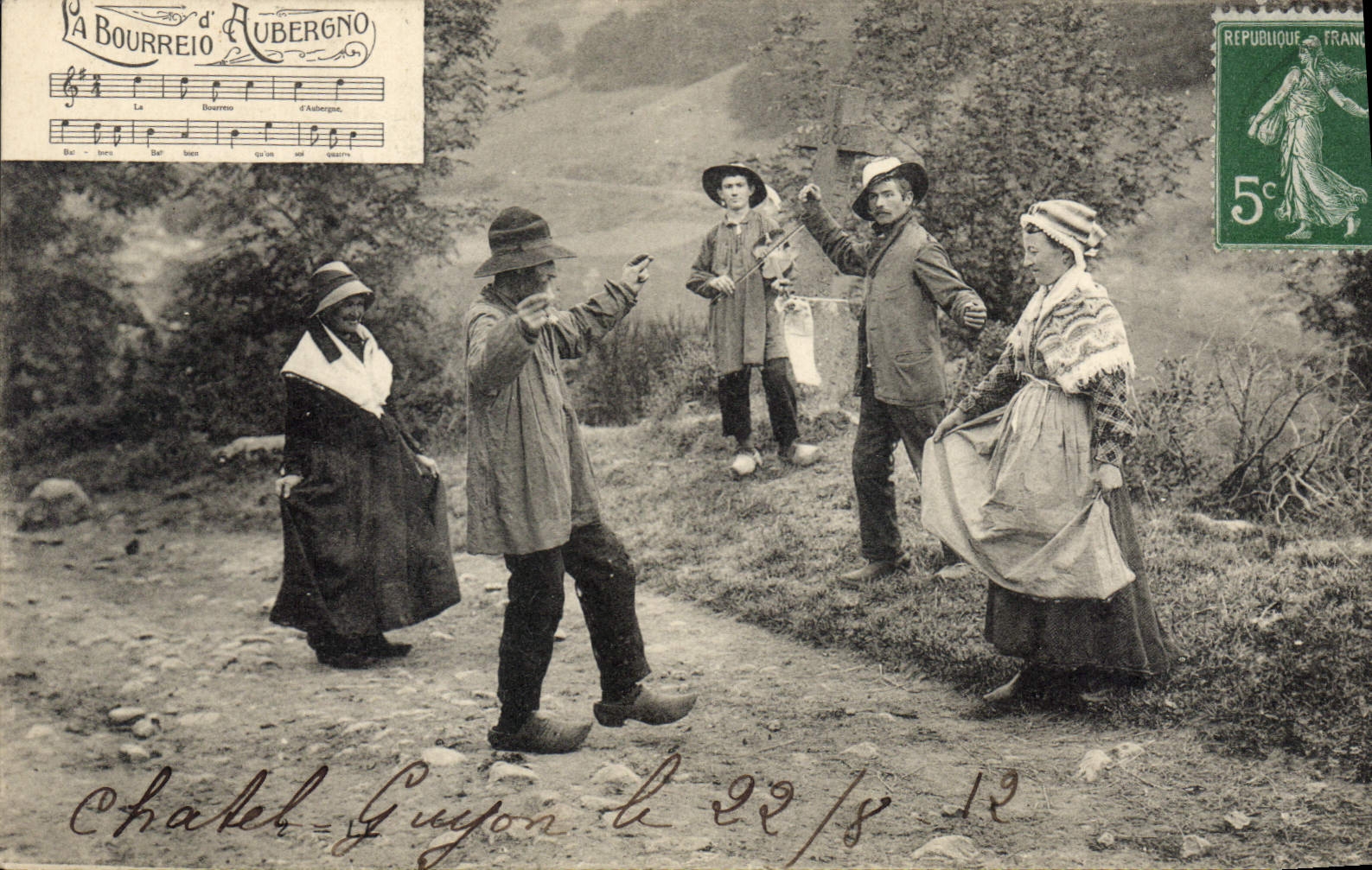 CPA Folklore La Bourreio d'Aubergno 