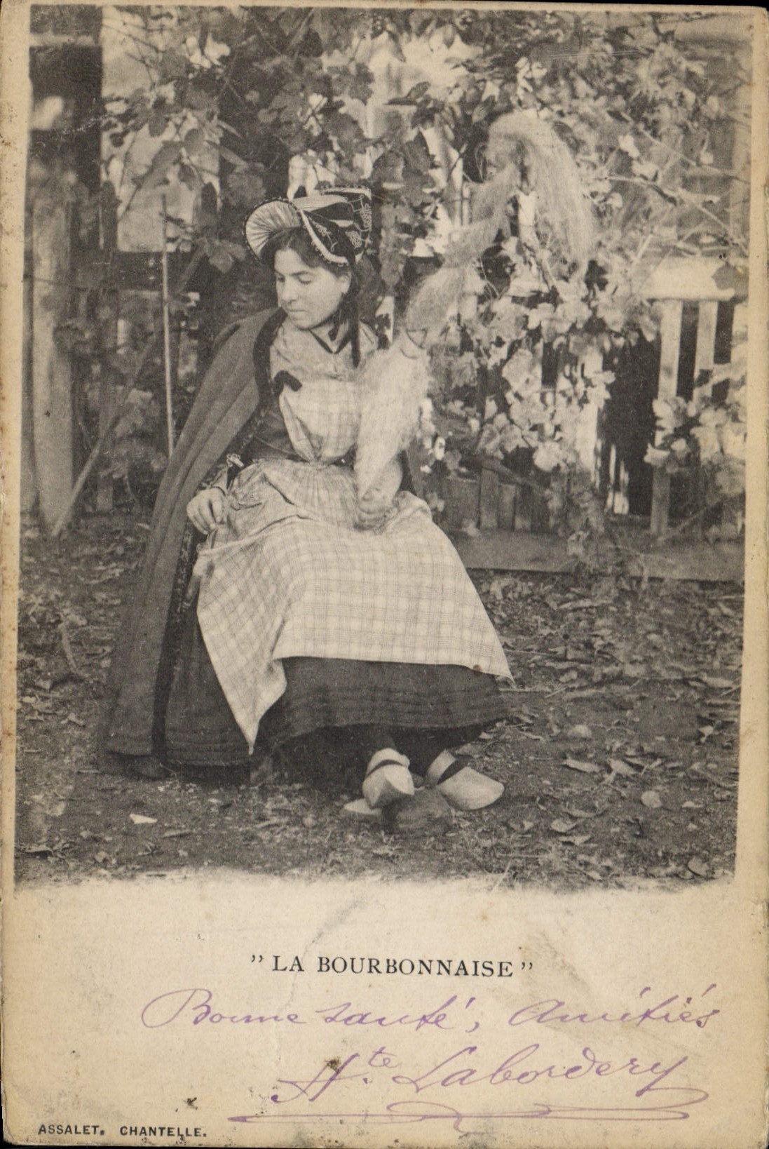 CPA Folklore La Bourbonnaise