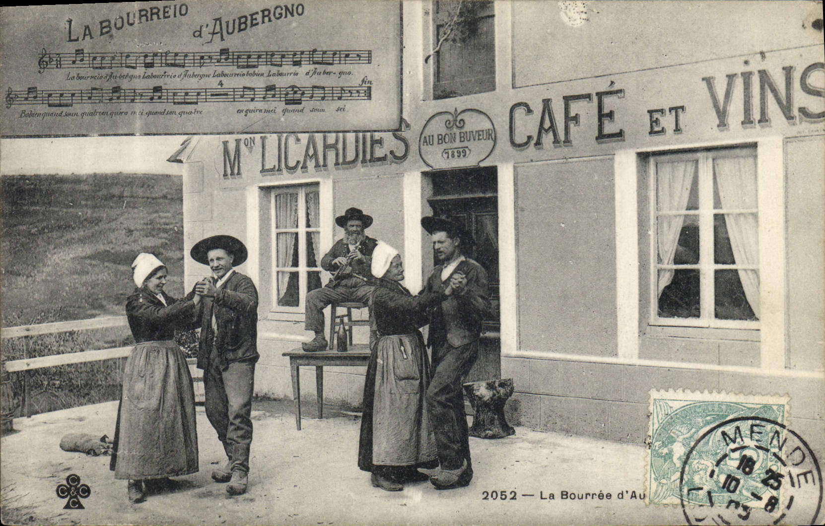 CPA Folklore La Bourree d'Auvergne 