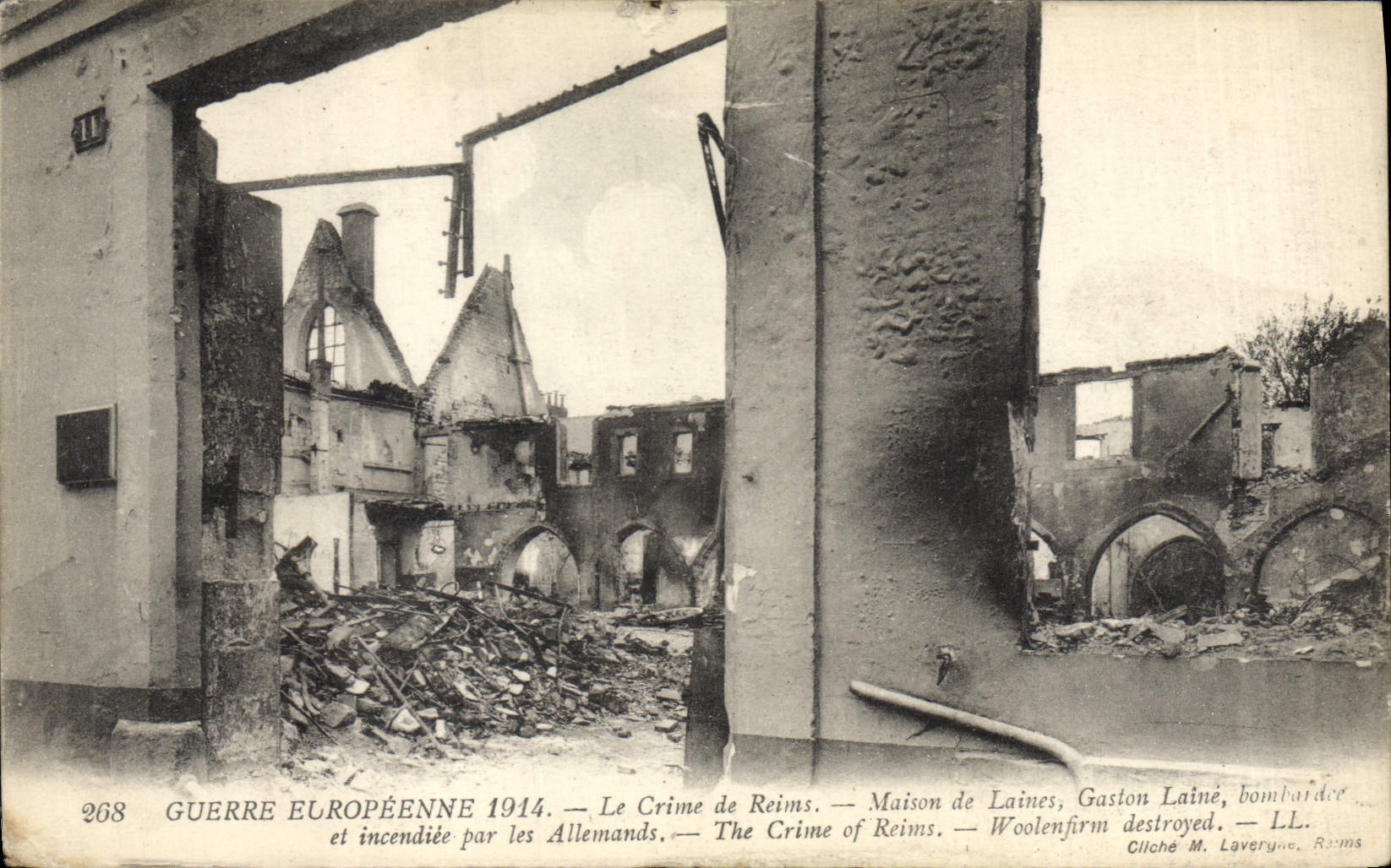 CPA Militaria Guerre europeenne 1914 le Crime de Reims maison de Laines Gaston laine bombarde par le