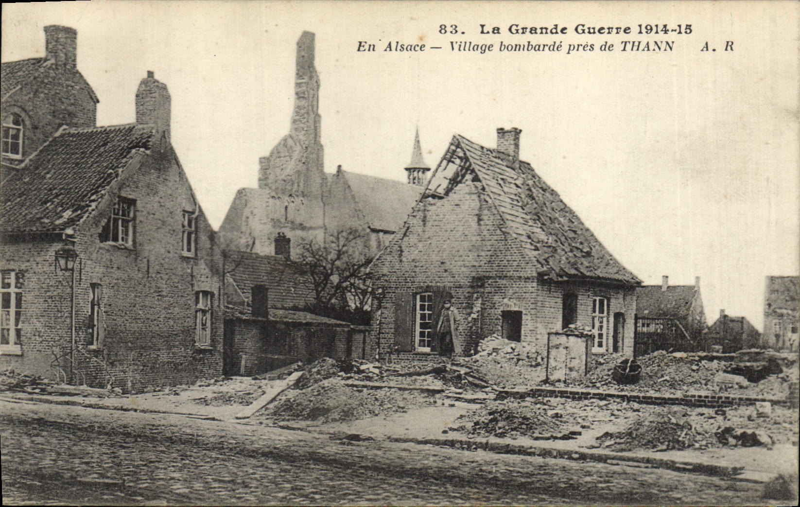 CPA Militaria La grande guerre 1914 15 En Alsace village bombarde pres de Thann