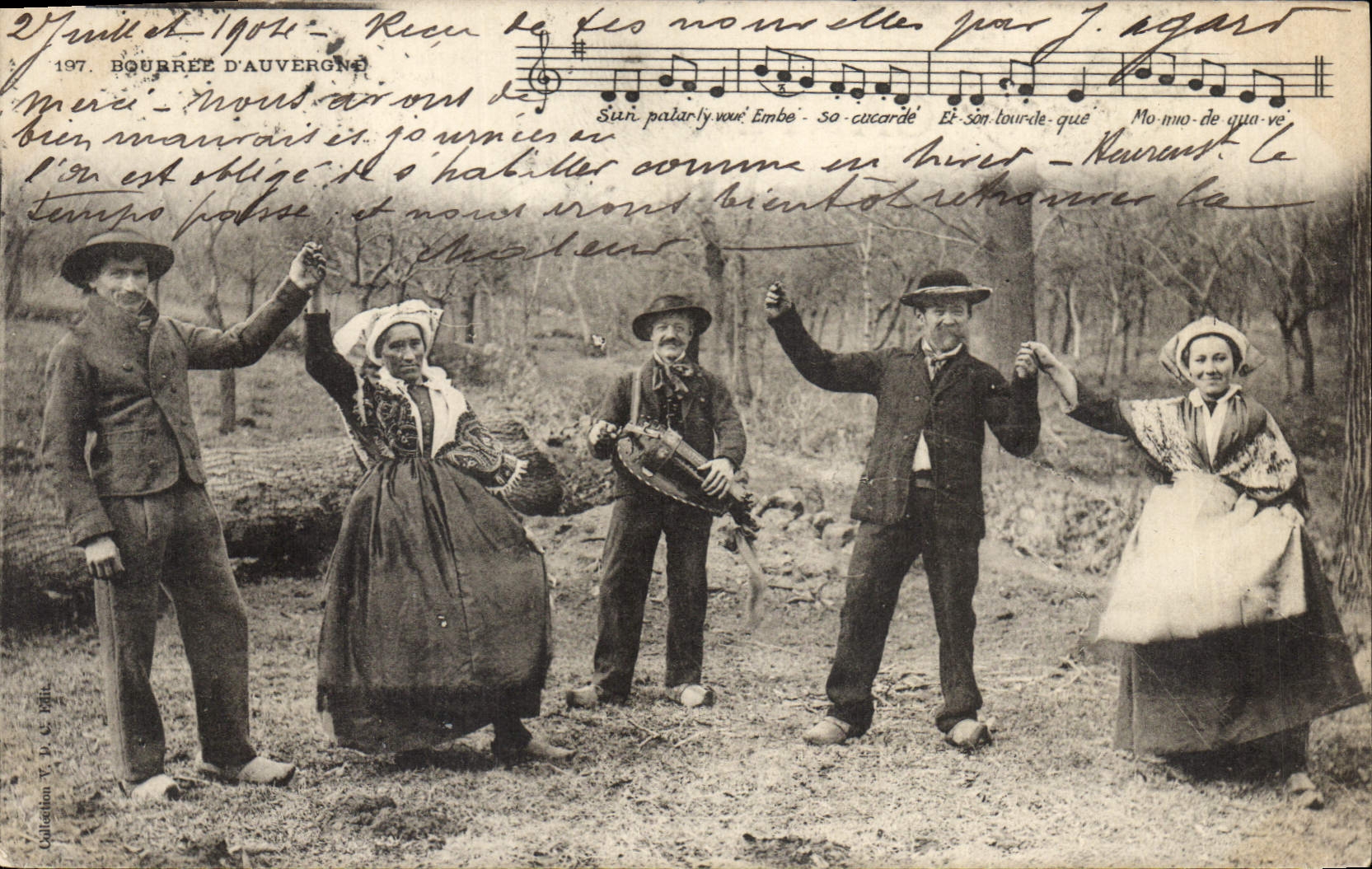 CPA Folklore La Bourreio d'Auberono 