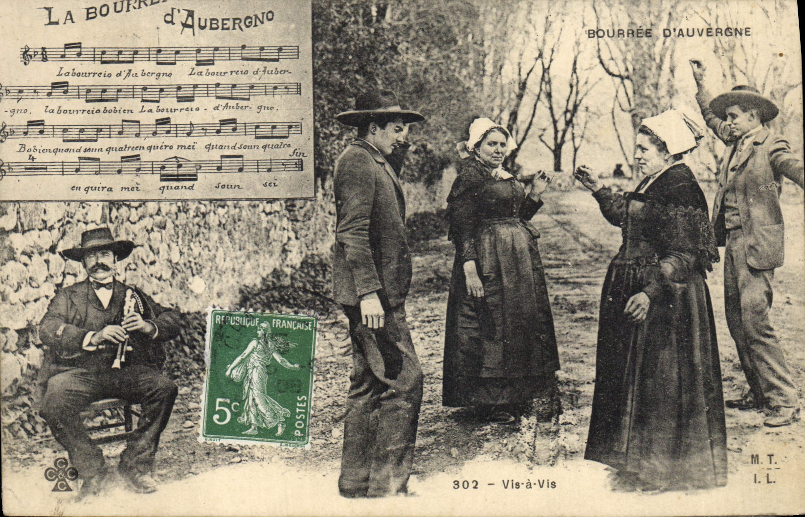 CPA Folklore La Bourreio d'Auberono Bourree d'Auvergne