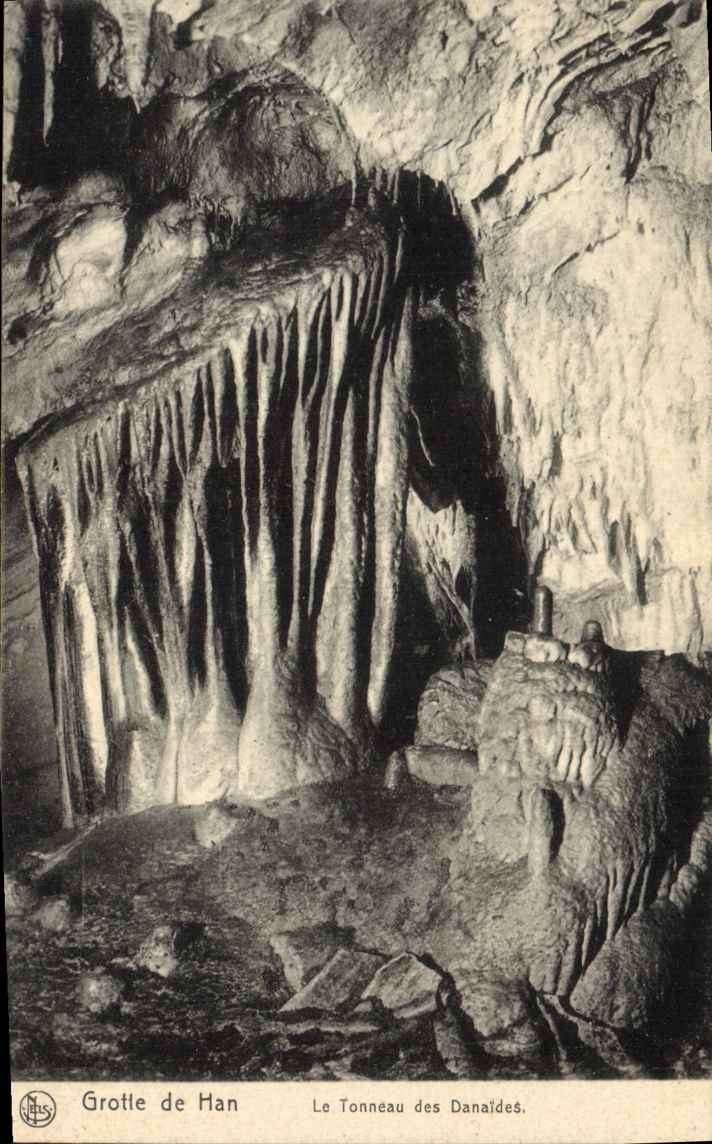 CPA Grottes de Han Le Tonneau des Danaides 