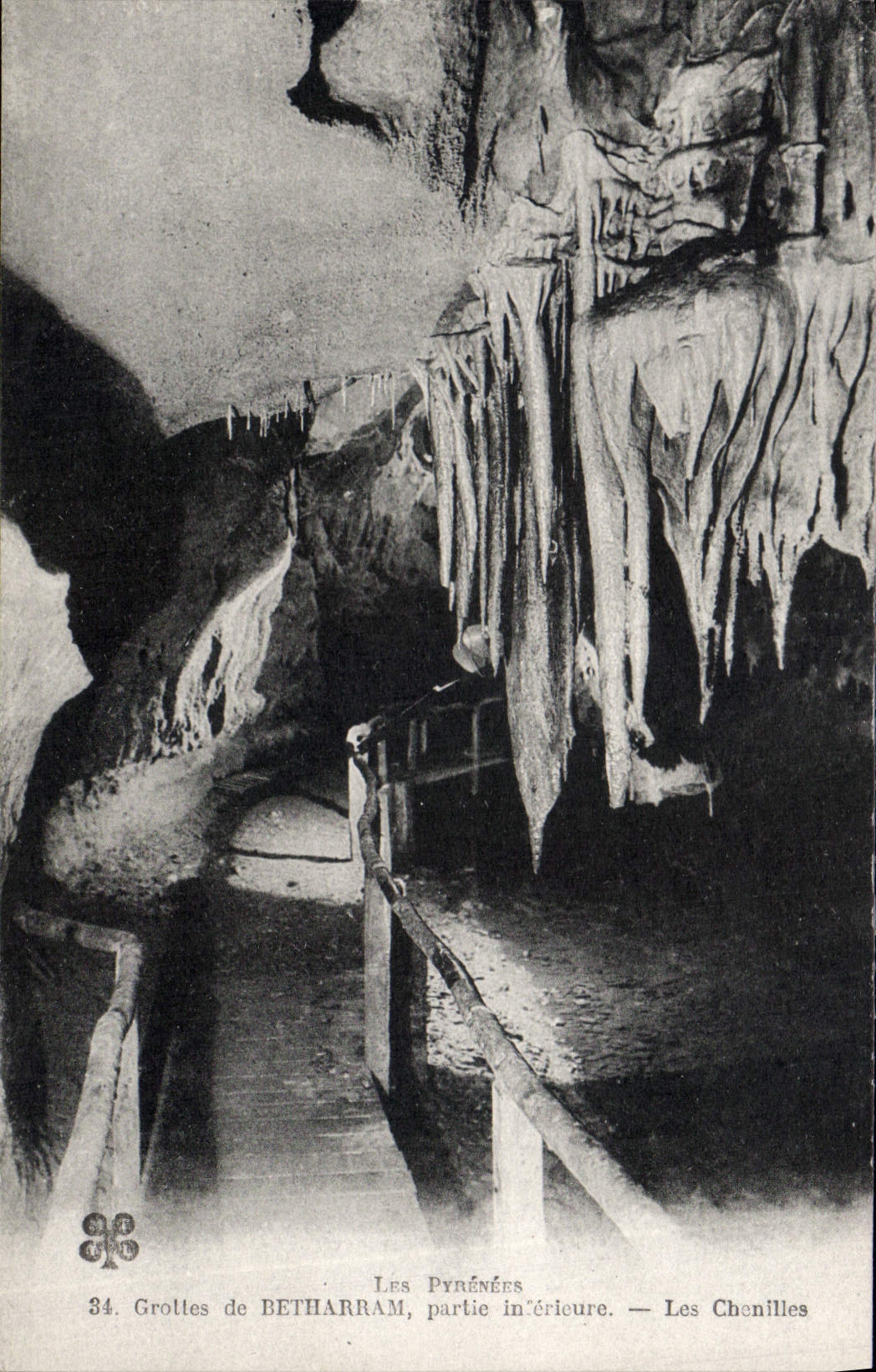 CPA Les Pyrenees Grottes de Betharram Partie inferieure Les Chenilles