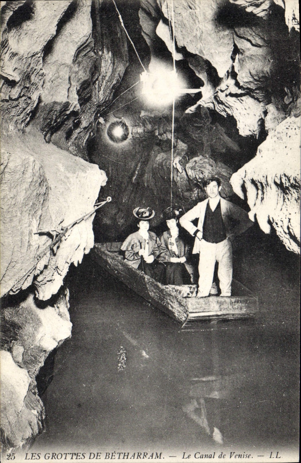 CPA Les Pyrenees Grottes de Betharram Le canal de Venise