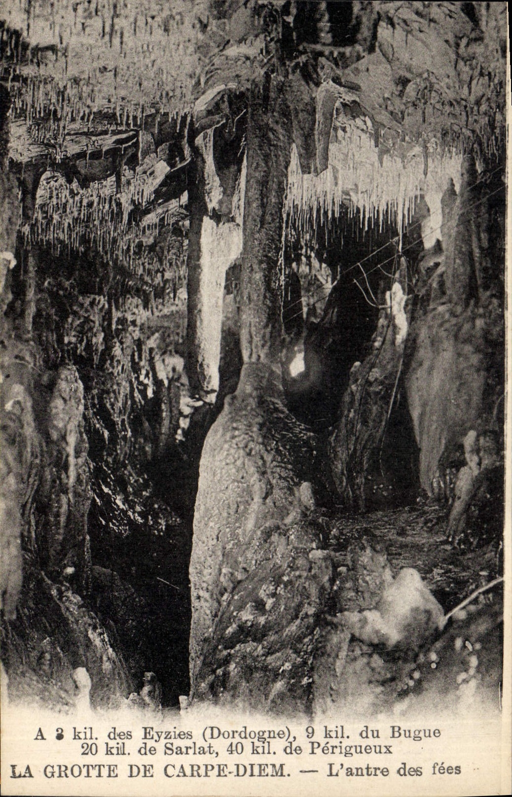 CPA La Grotte de Carpe diem L'antre des fees