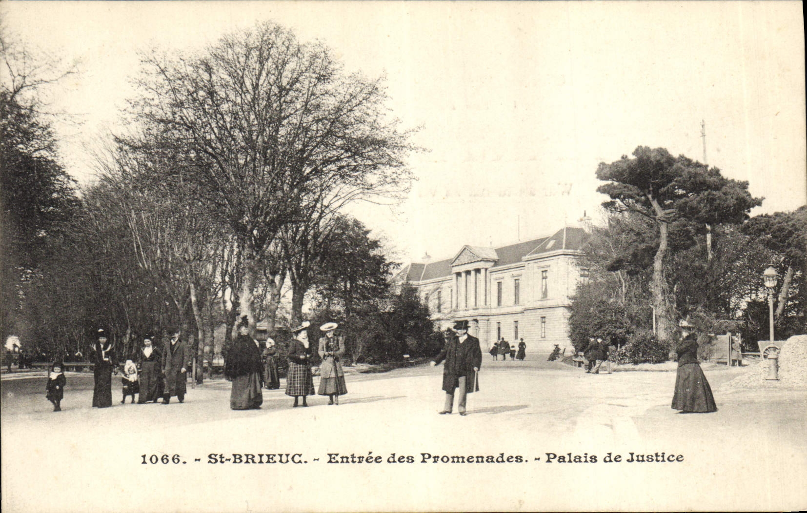 CPA Saint Brieuc Palais de Justice Entree des Promenades