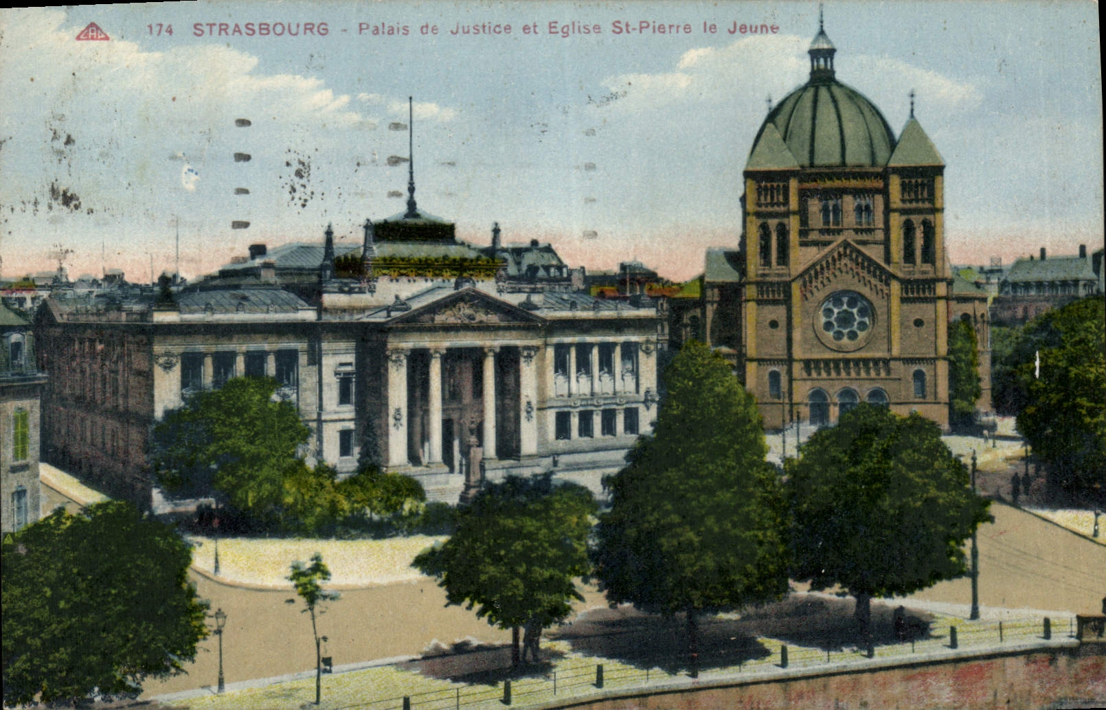 CPA Strasbourg Palais de Justice et Eglise Saint Pierre le Jeune