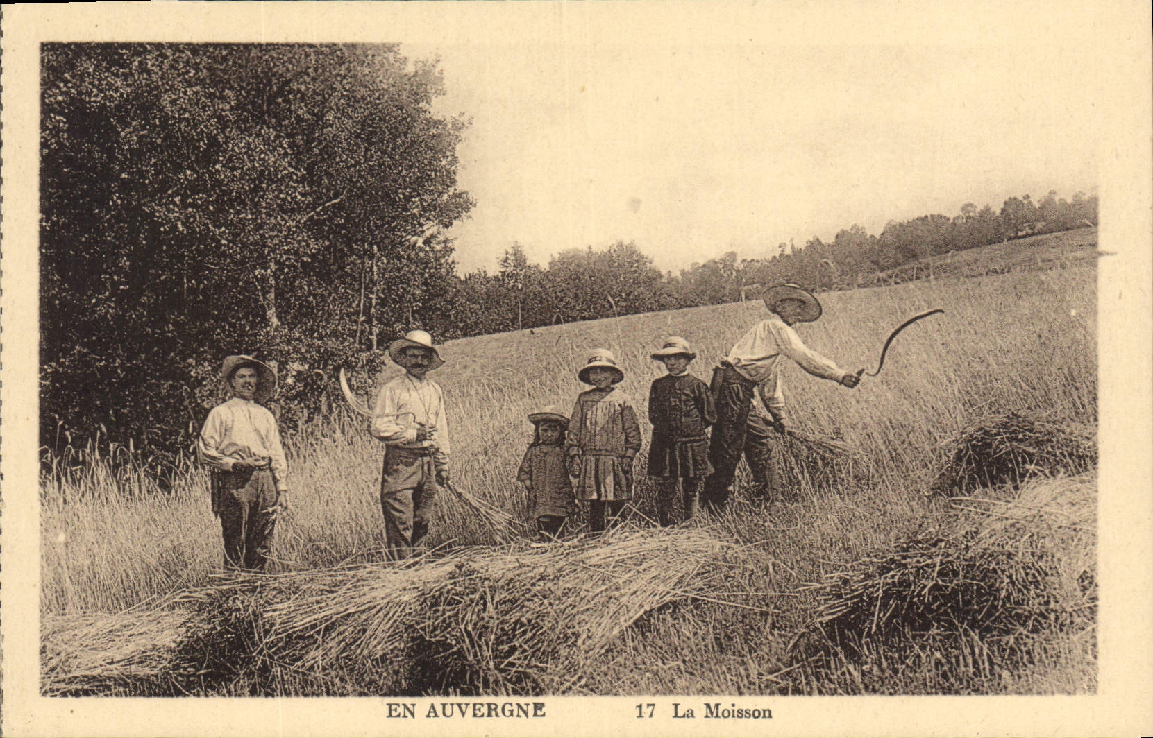 CPA Folklore En Auvergne la maison 