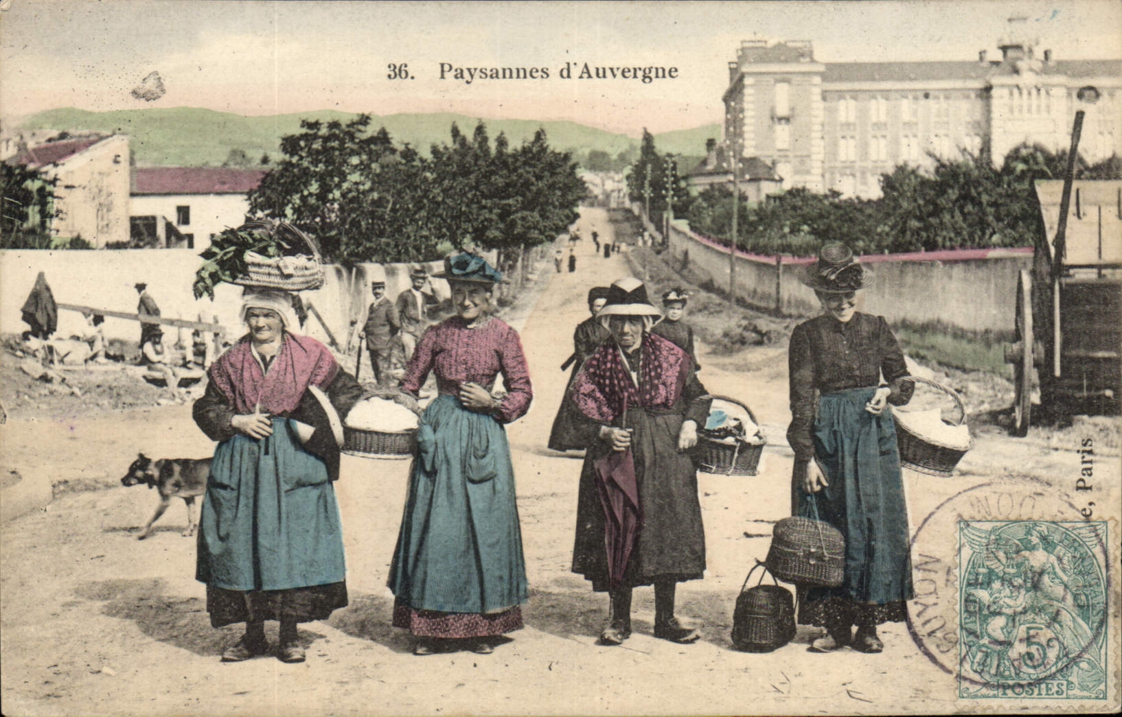 CPA Folklore Paysannes d'Auvergne TOP