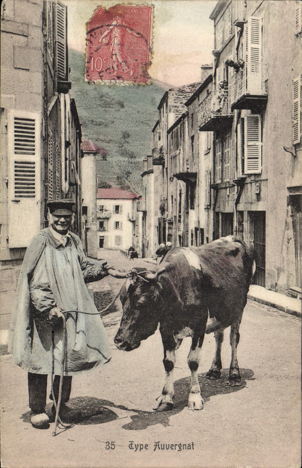 CPA Folklore Type Auvergnat Vache TOP