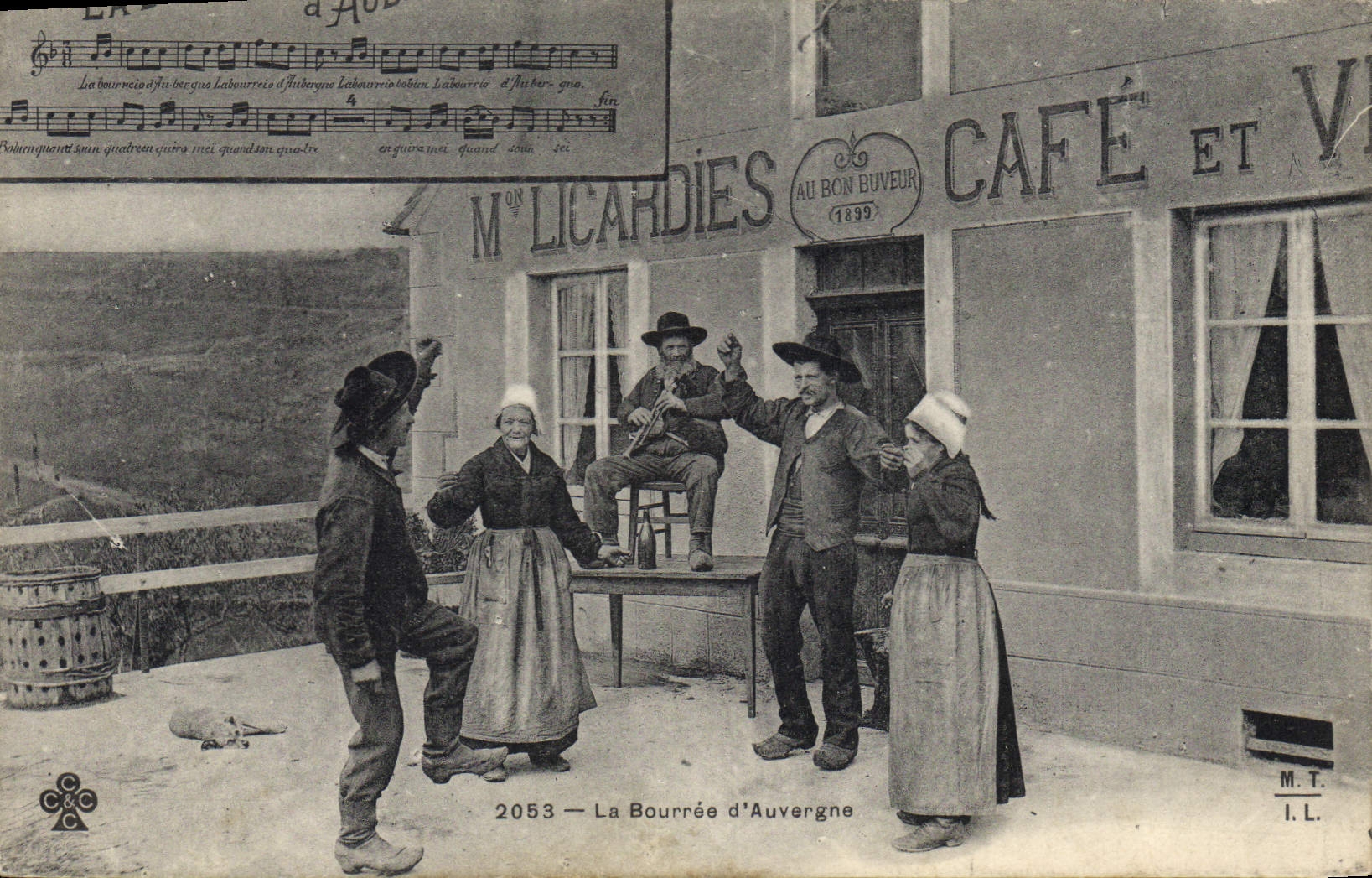 CPA Folklore La Bourree D'Auvergne 