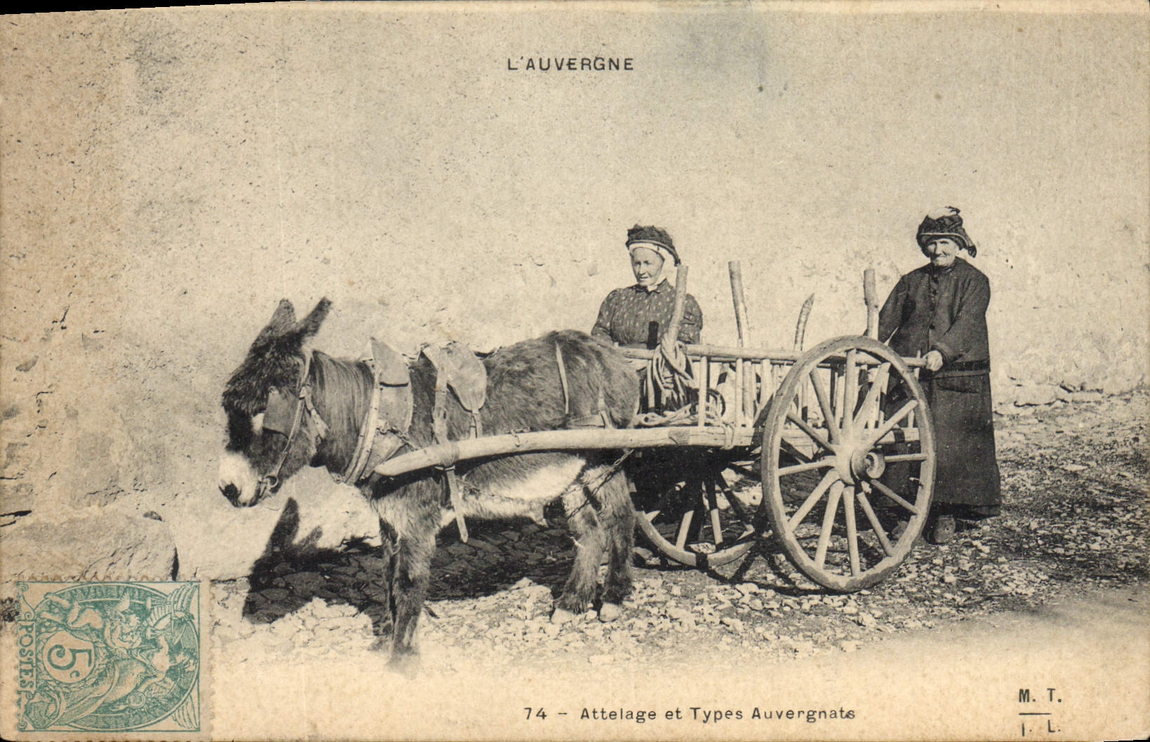 CPA Folklore L'Auvergne Attelage et Types Auvergnate Ane Mule TOP