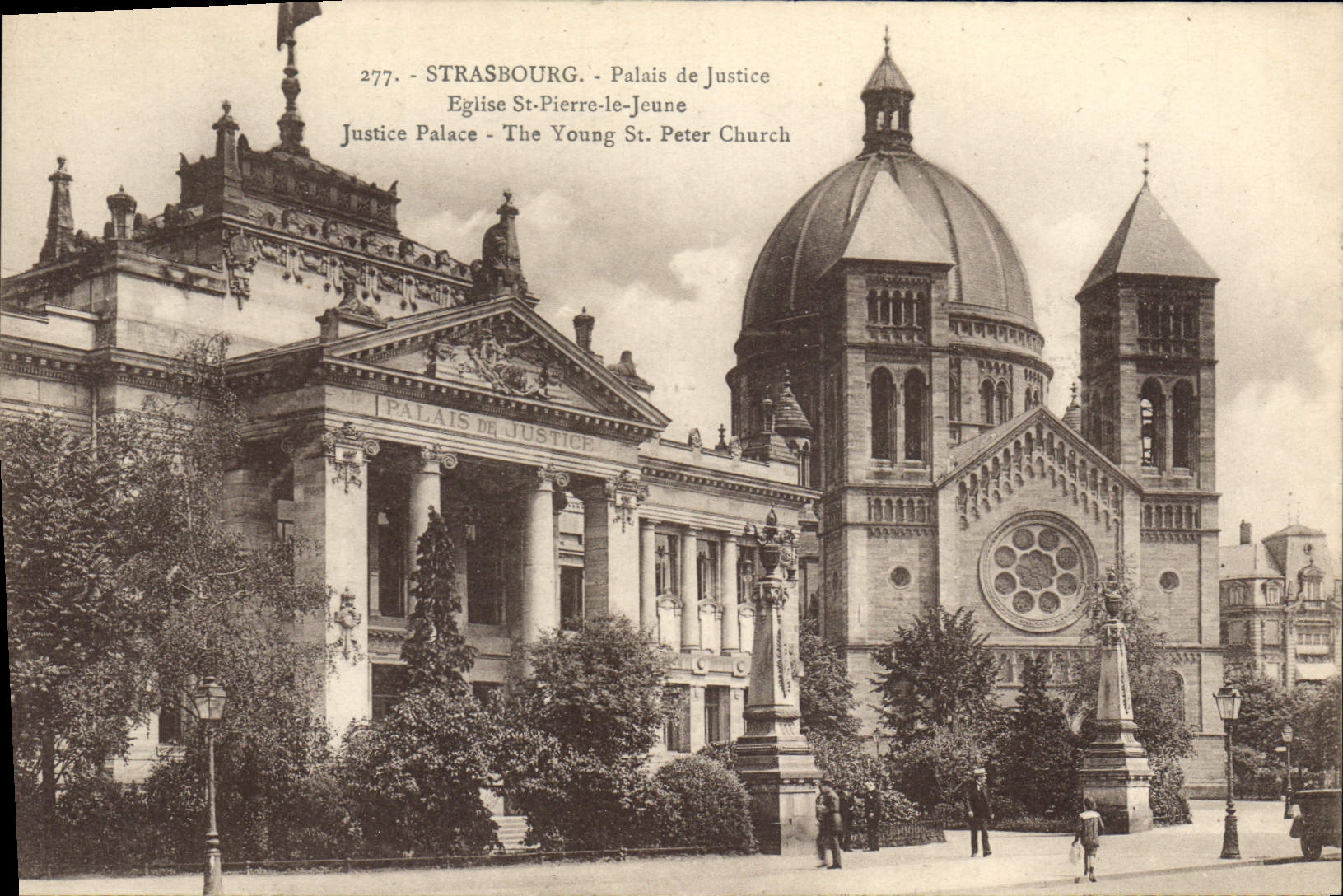 CPA Strasbourg Palais de Justice Eglise St Pierre le Jeune 