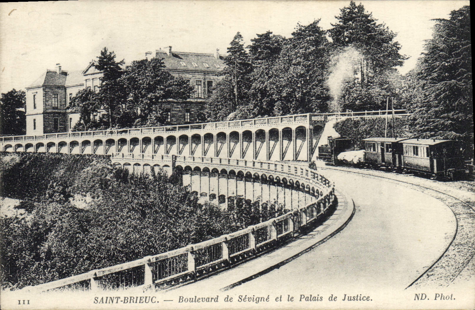 CPA Saint Brieuc Boulevard de Sevigne et le Palais de Justice Train