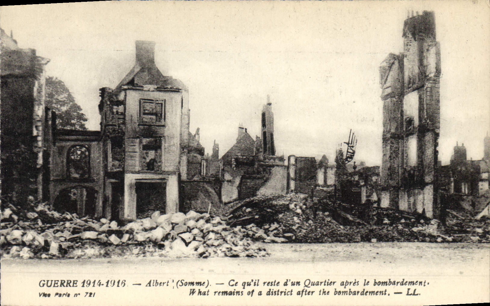 CPA Militaria Guerre 1914 1916 Albert Somme Ce qu'il reste d'un Quartier apres le bombardement 