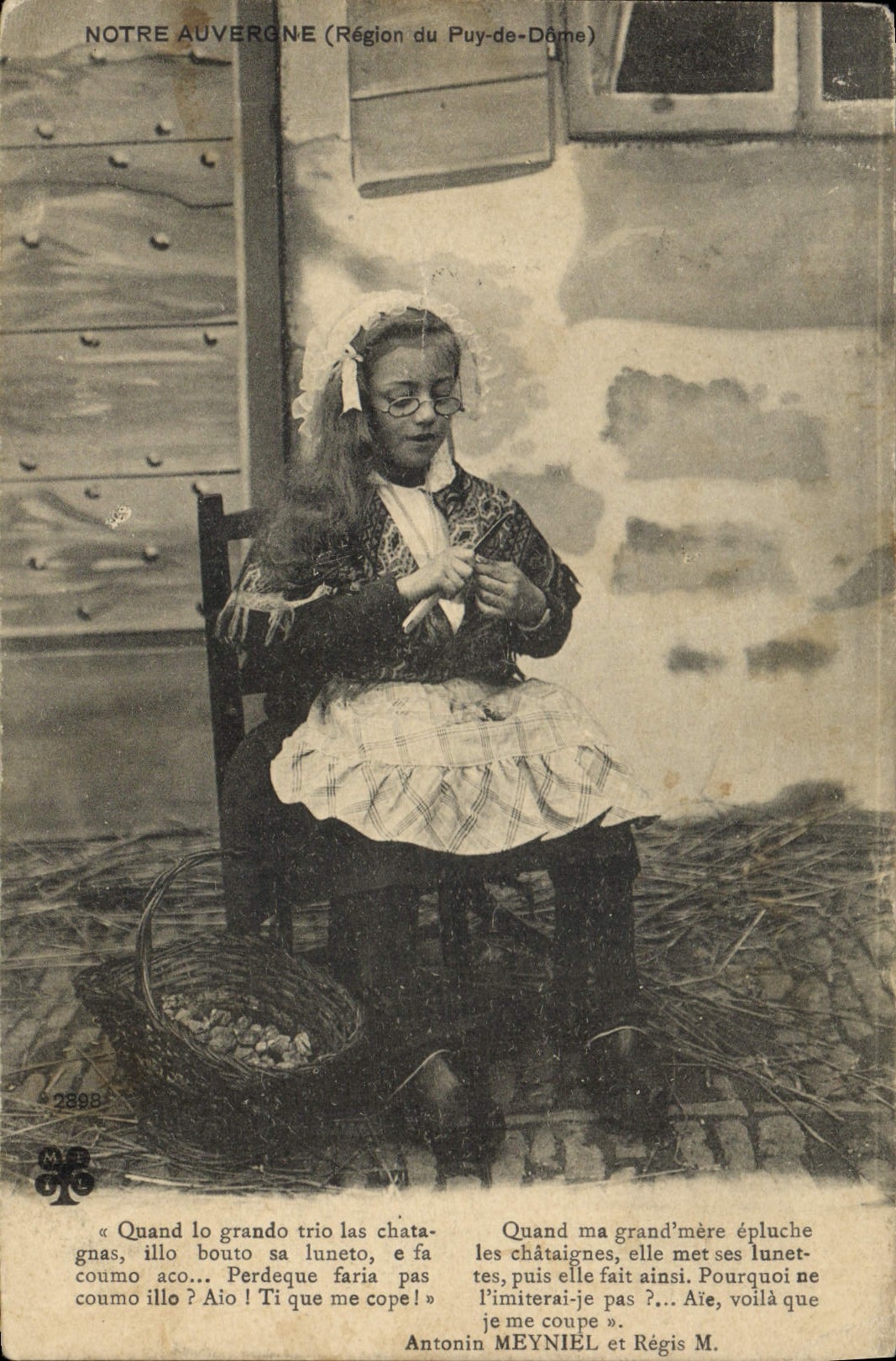 CPA Folklore Notre Auvergne Region du Puy de Dome 