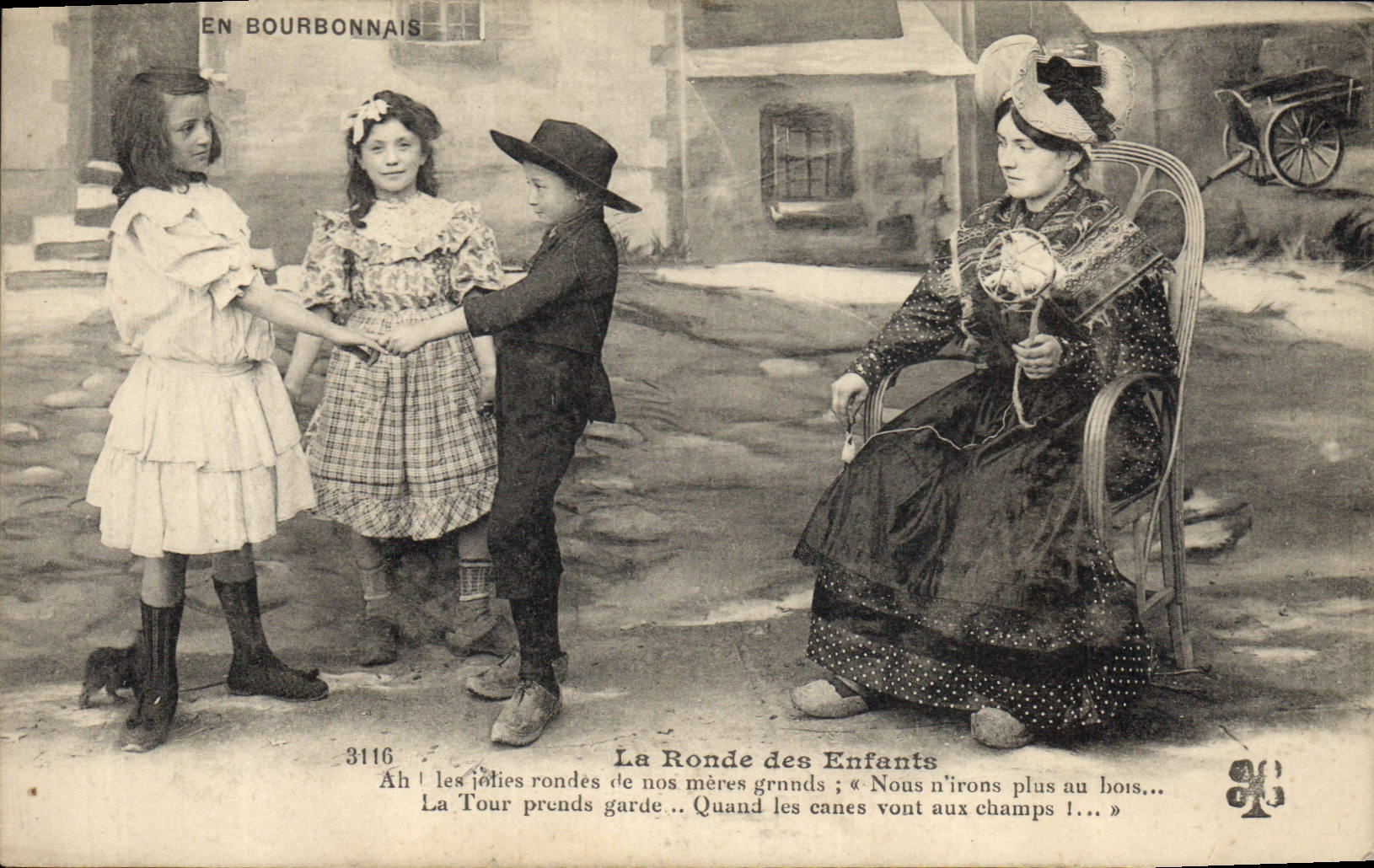 CPA Folklore En bourbonnais la Ronde des Enfants 