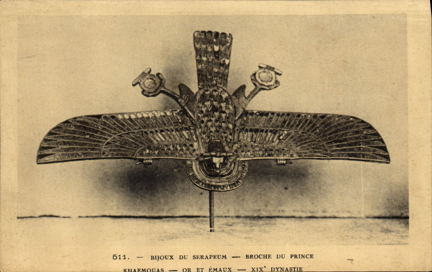 CPA Egypte Egypt BIJOUX DU SERAPEUM - BROCHE DU PRINCE.KHAEMOUAS - OR ET EMAUX - XIXe DYNASTIE