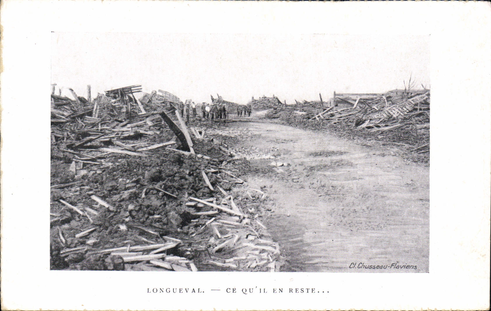 CPA Militaria LONGUEVAL. CE QU'IL EN RESTE