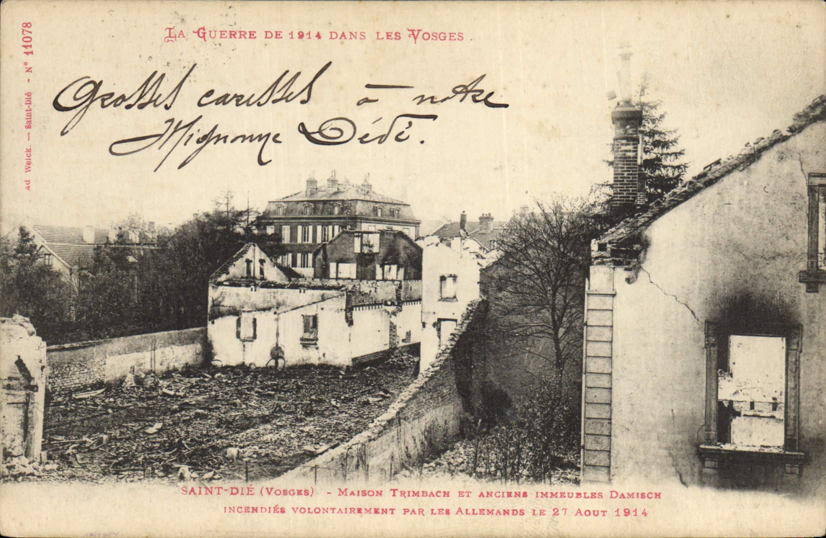 CPA Militaria LA GUERRE DE 1914 DANS LES VOSGES MAISON TRIMBACH ET ANCIENS IMMEUBLES DAMIECN INCENDI