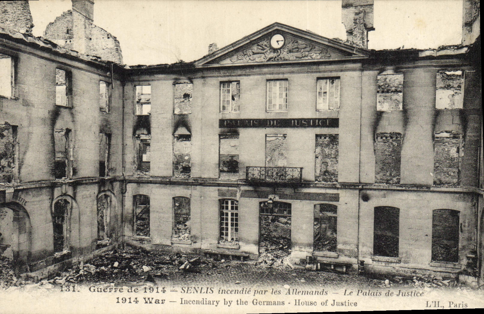 CPA Guerre de 1914- SENLIS incendié par les Allemands-Le palais de Justice Militaria