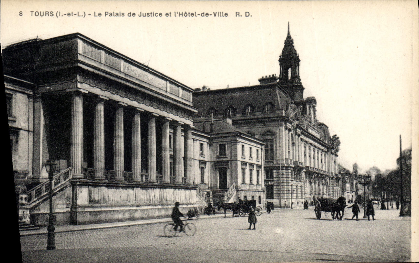 CPA TOURS- Le Palais de Justice et l'Hôtel- de-Ville