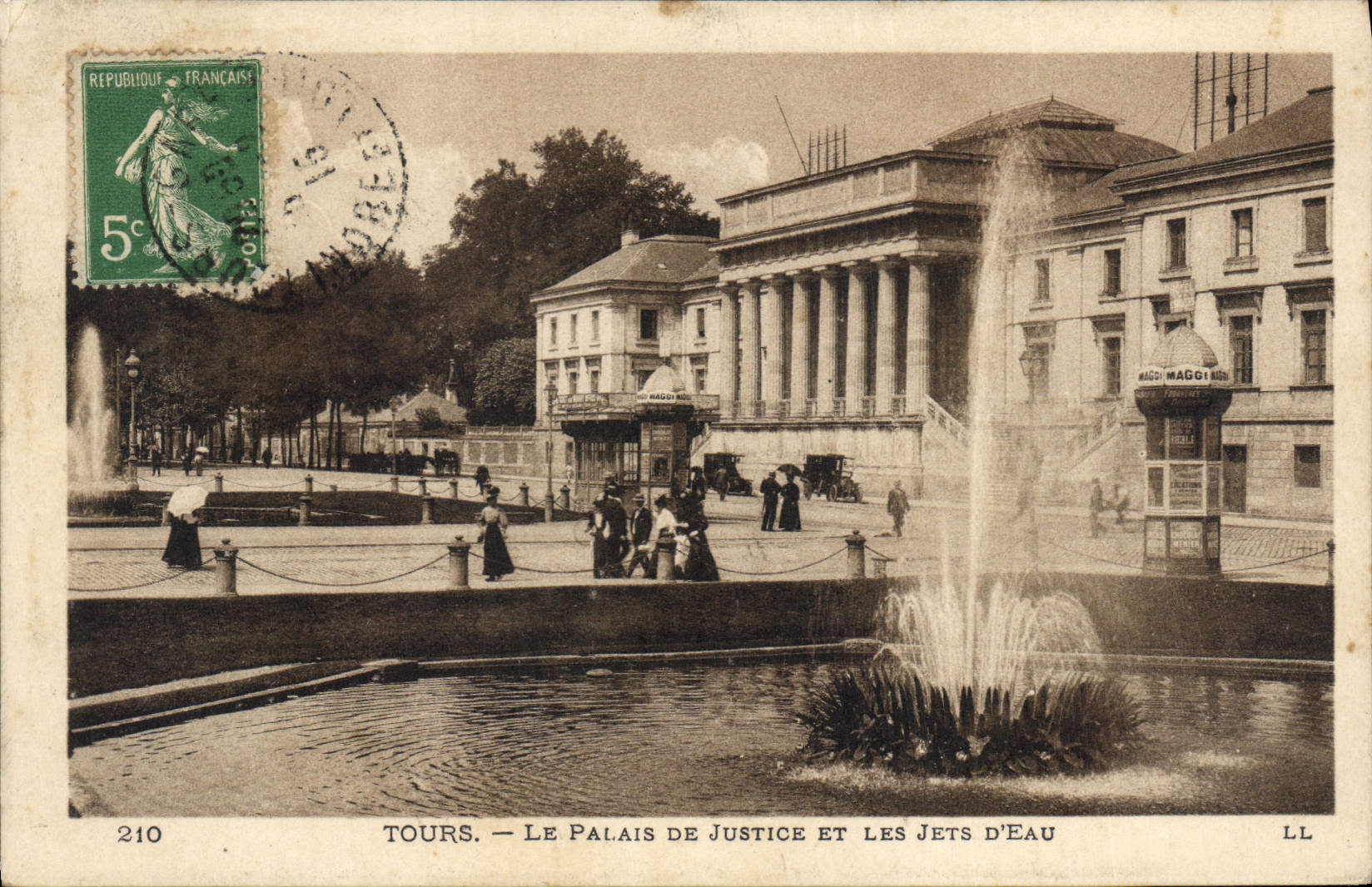 CPA TOURS.-LE PALAIS DE JUSTICE ET LES JETS D'EAU