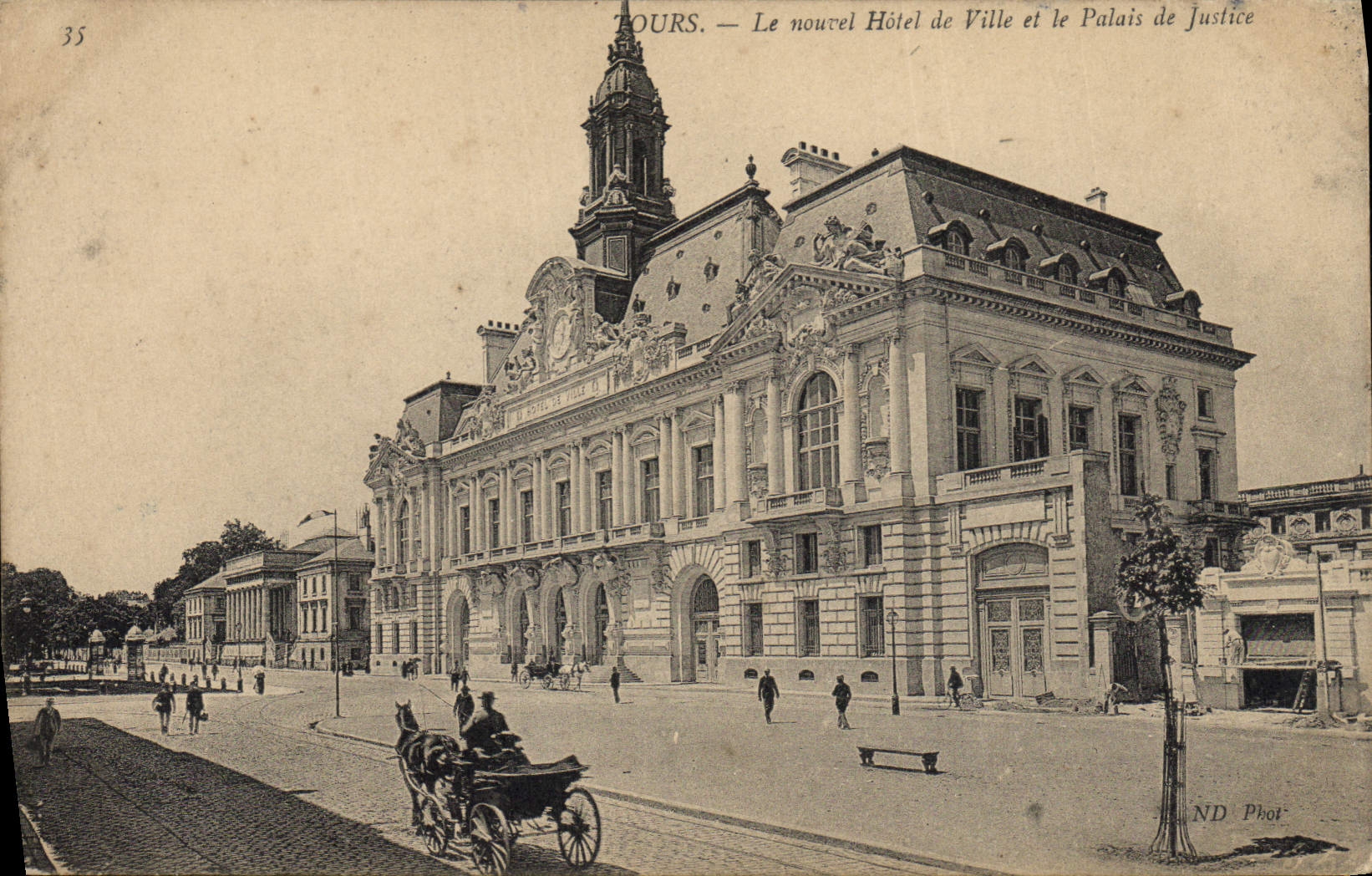 CPA TOURS.-Le nouvel Hotel de Ville et la Palais de Justice