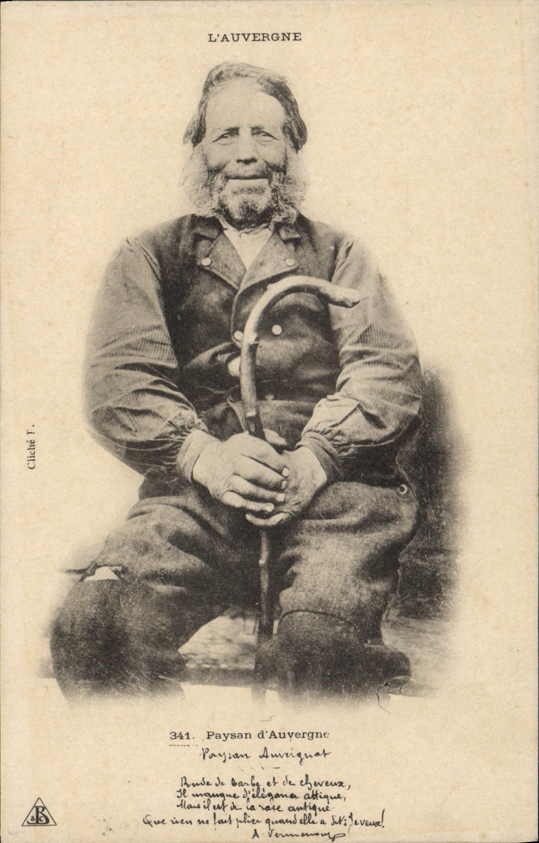 CPA Folklore Paysan d'Auvergne