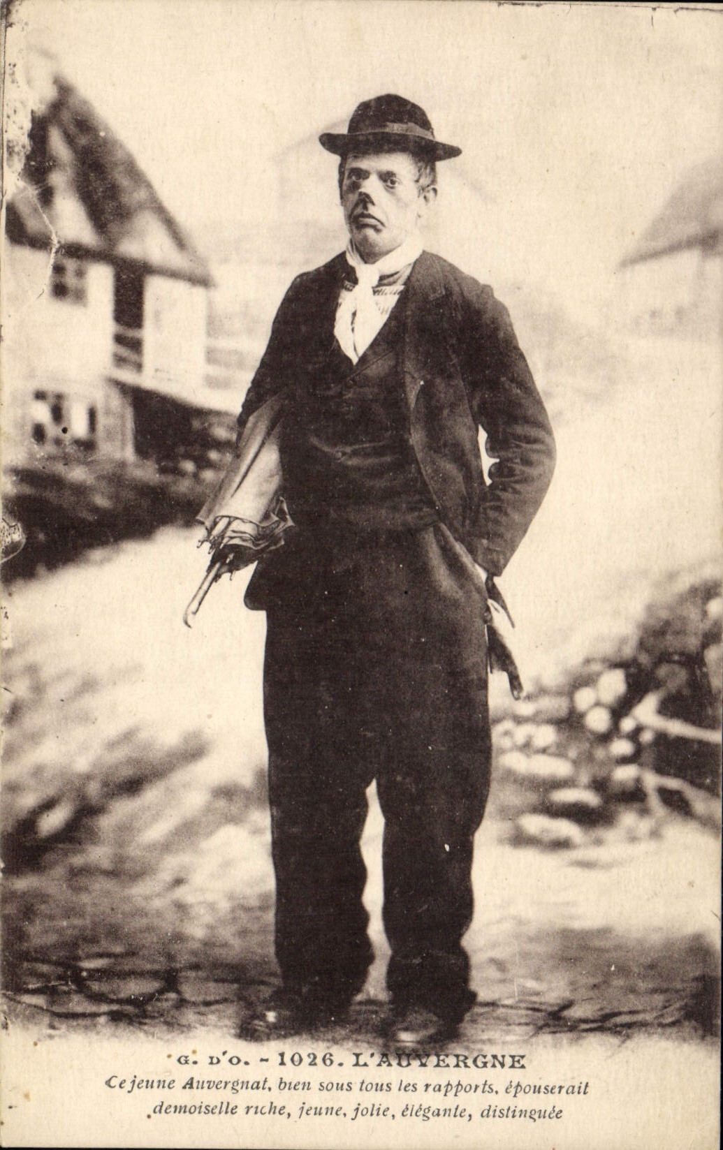 CPA Folklore 1026. L'AUVERGNE Ce jeune Auvergnat sous tous les rapports  épouserait demoiselle riche