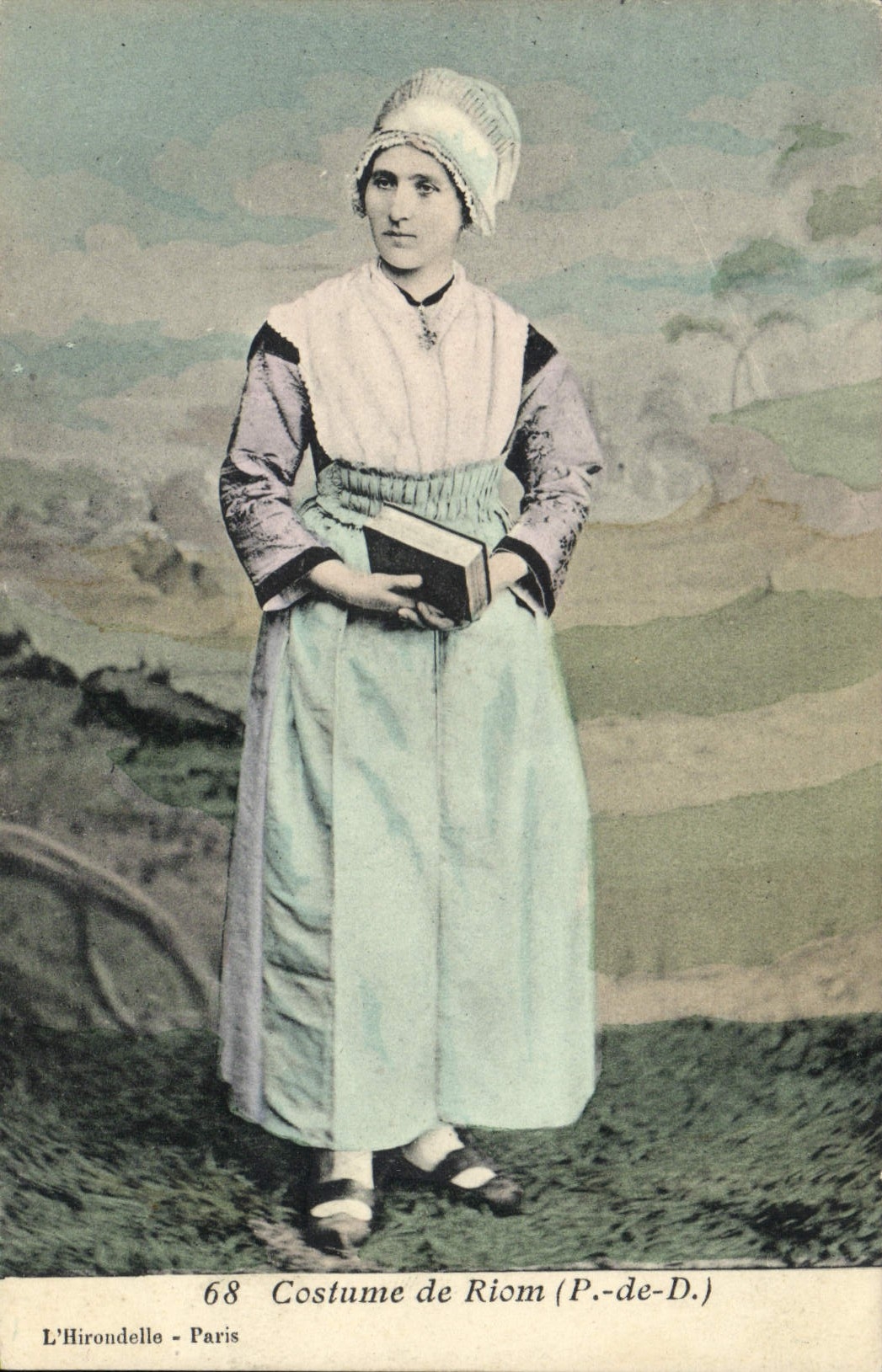 CPA Folklore Costume de Riom