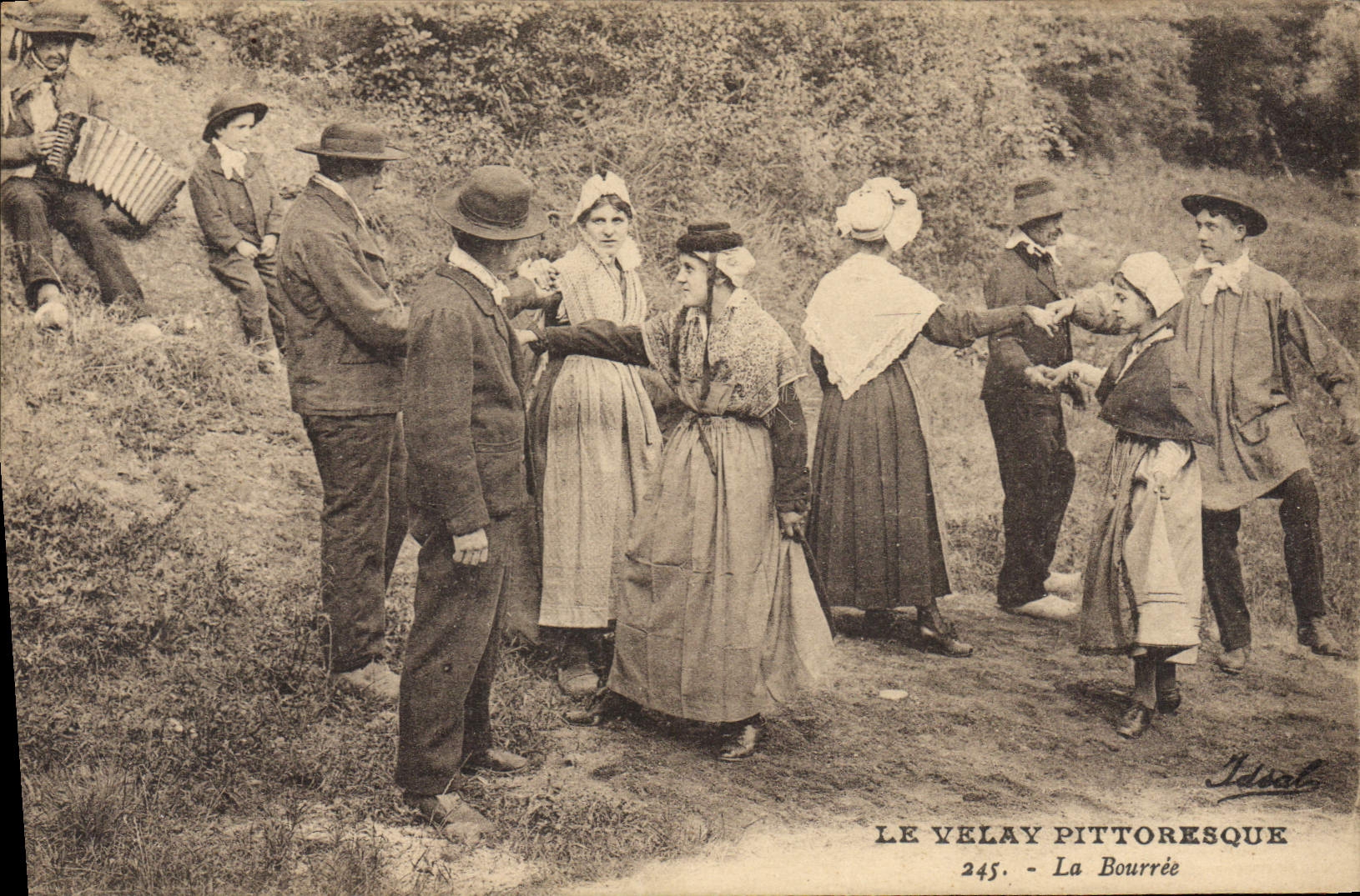 CPA Folklore LE VELAY PITTORESQUE La Bourrée