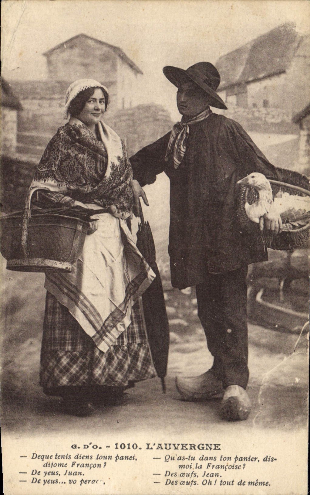 CPA Folklore 1010.L'AUVERGNE