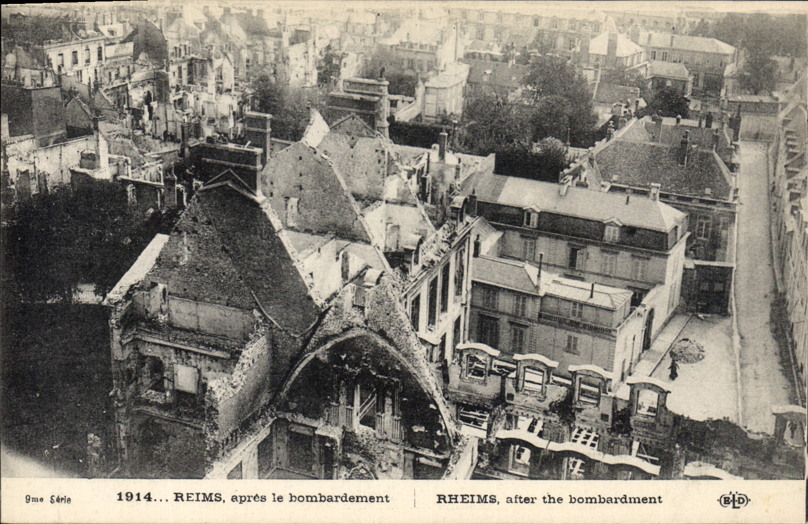 CPA Militaria 1914 REIMS après le bombardement