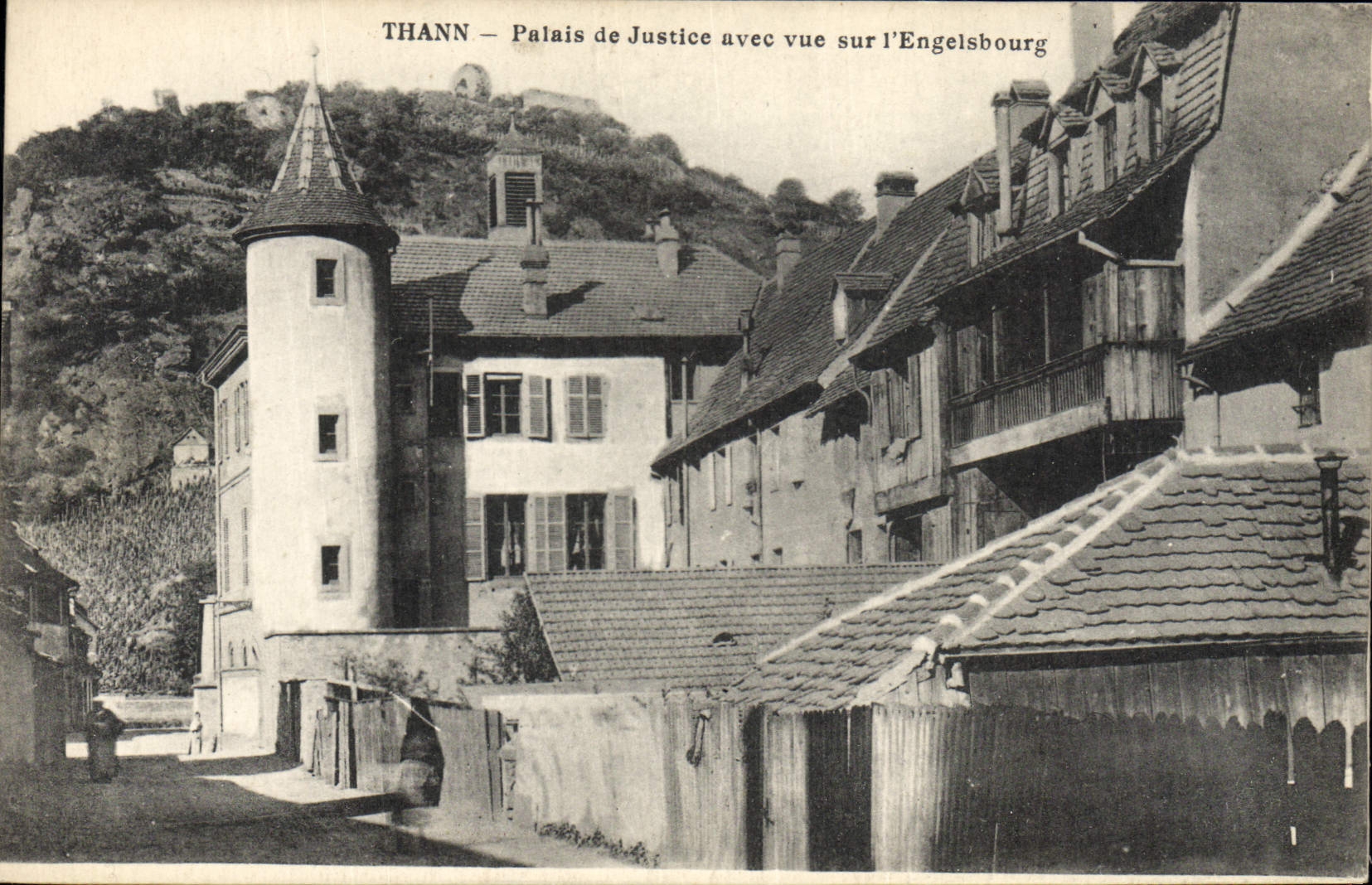CPA THANN - Palais de Justice avec vue sur l'Engelsbourg