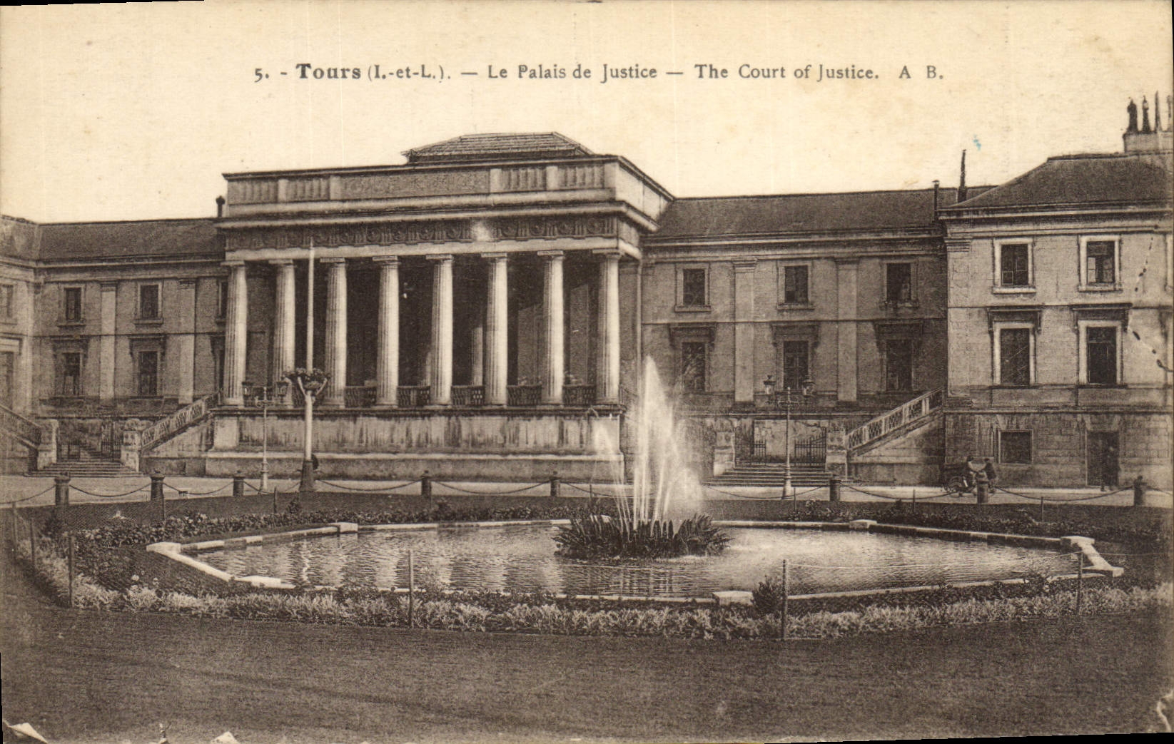 CPA Tours.- Le Palais de Justice