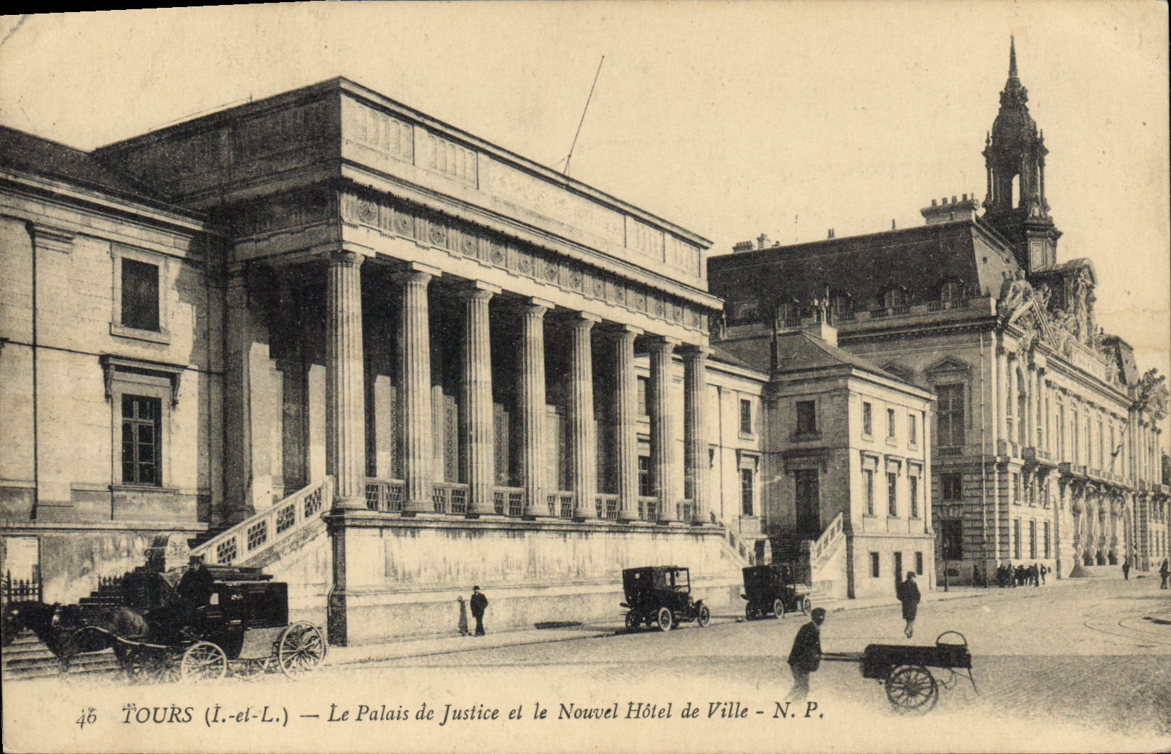 CPA  TOURS Le Palais de Justice et le Nouvel Hôtel de Ville 
